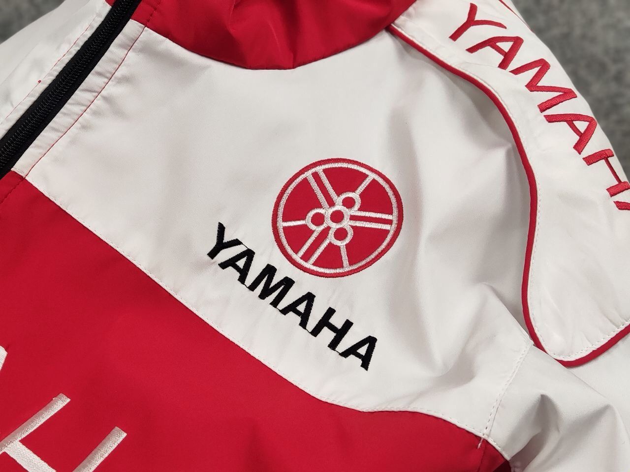 Yamaha Vintage 90's Yamaha Racing red logo padded Casual Jacket Size US L / EU 52-54 / 3 - 14 Thumbnail
