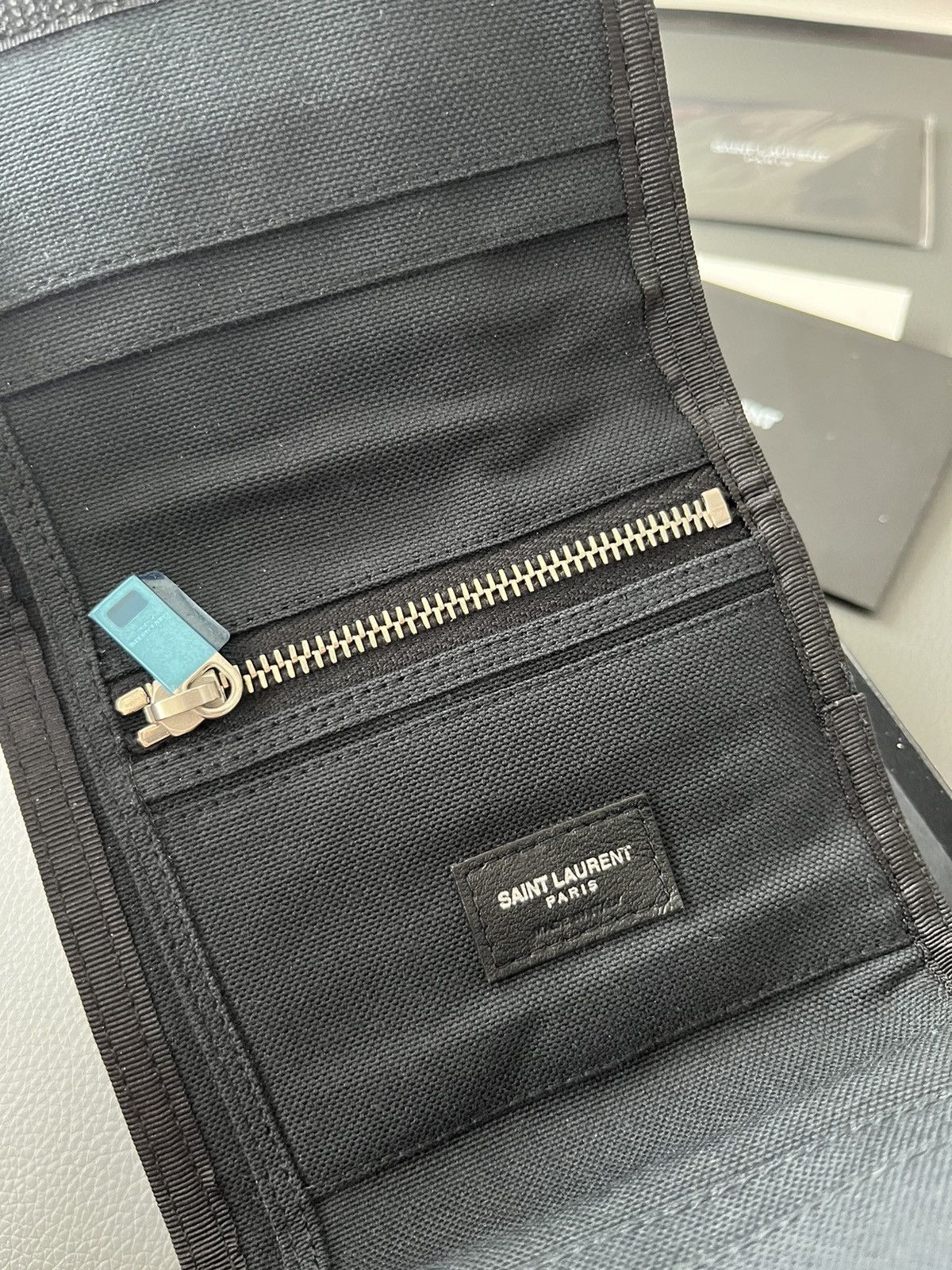 Hedi Slimane × Saint Laurent Paris × Yves Saint Laurent Brand New Limited Edition Super Rare US Flag Logo Wallet Size ONE SIZE - 6 Thumbnail