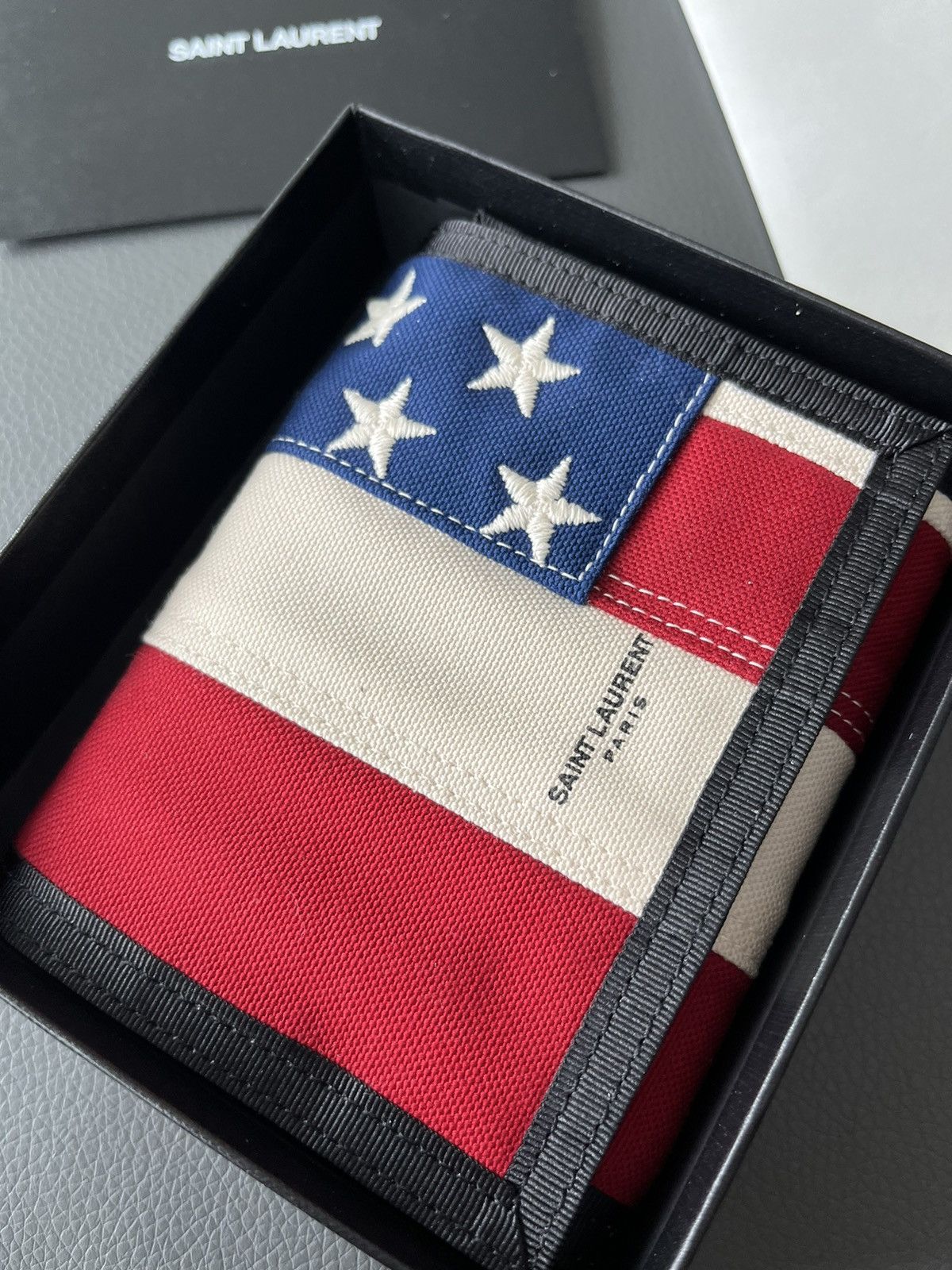 Hedi Slimane × Saint Laurent Paris × Yves Saint Laurent Brand New Limited Edition Super Rare US Flag Logo Wallet Size ONE SIZE - 5 Thumbnail