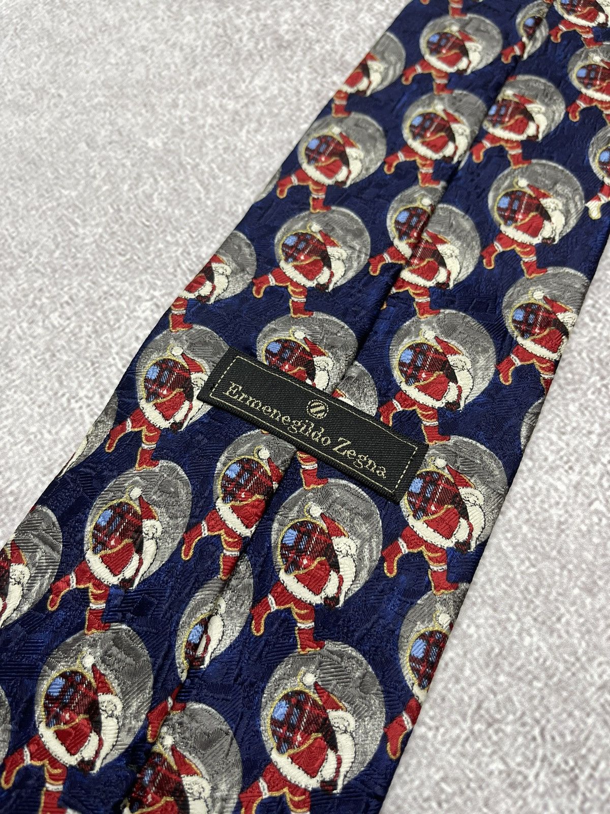 Ermenegildo Zegna Ermenegildo Zegna Tie Santa Clause Print Silk Luxury Size ONE SIZE - 6 Thumbnail