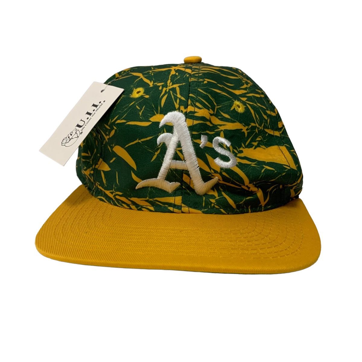 Vintage Oakland Athletics A's MLB Mesh Trucker Snapback Hat