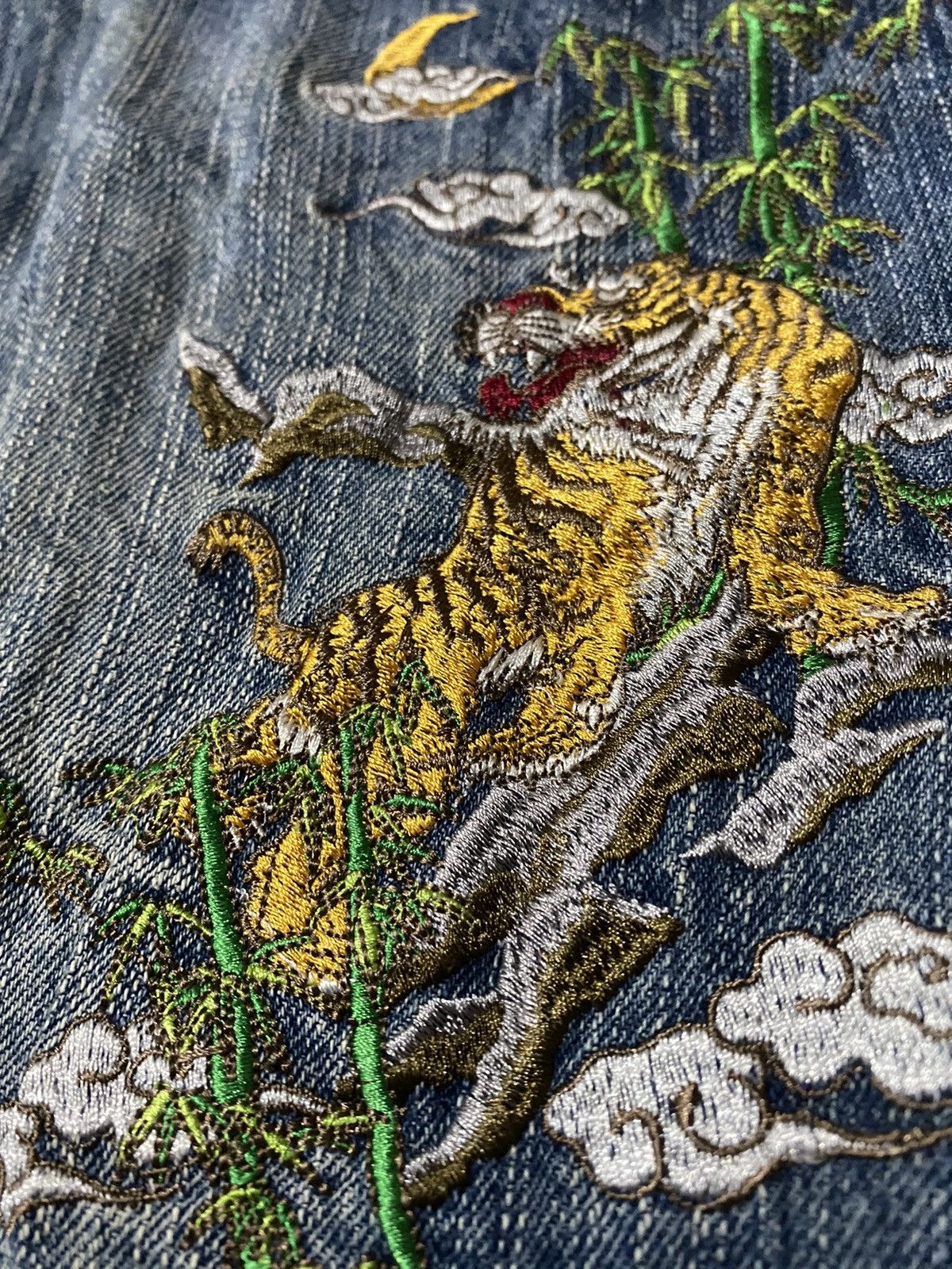 Japanese Brand 💥Japanese Villast Sukajan Tiger Blue Denim Size US 34 / EU 50 - 3 Thumbnail