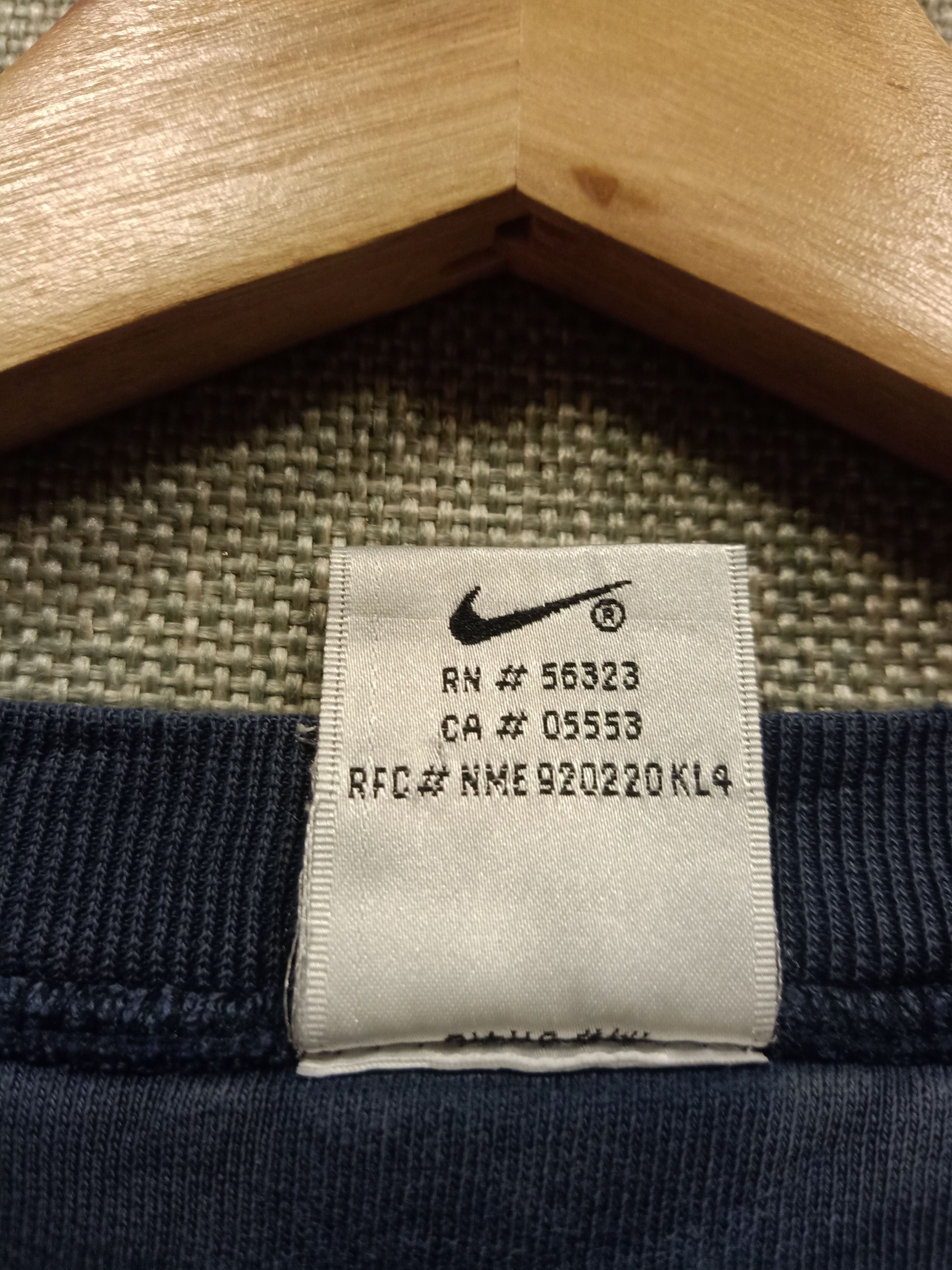 Nike × Vintage Vintage 90s sweatshirt nike swoosh embroidery Size US L / EU 52-54 / 3 - 4 Thumbnail