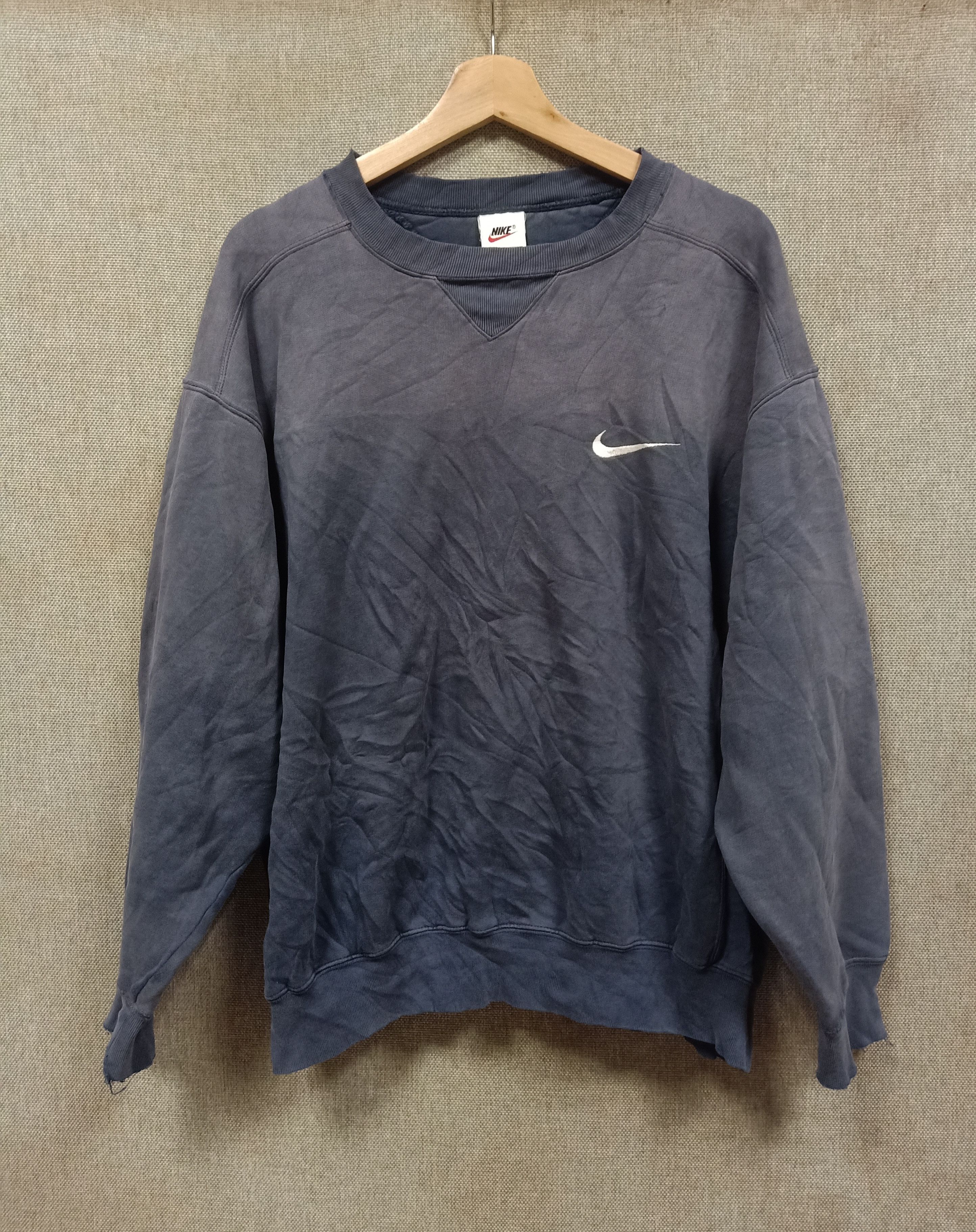 Vintage 90s sweatshirt nike swoosh embroidery