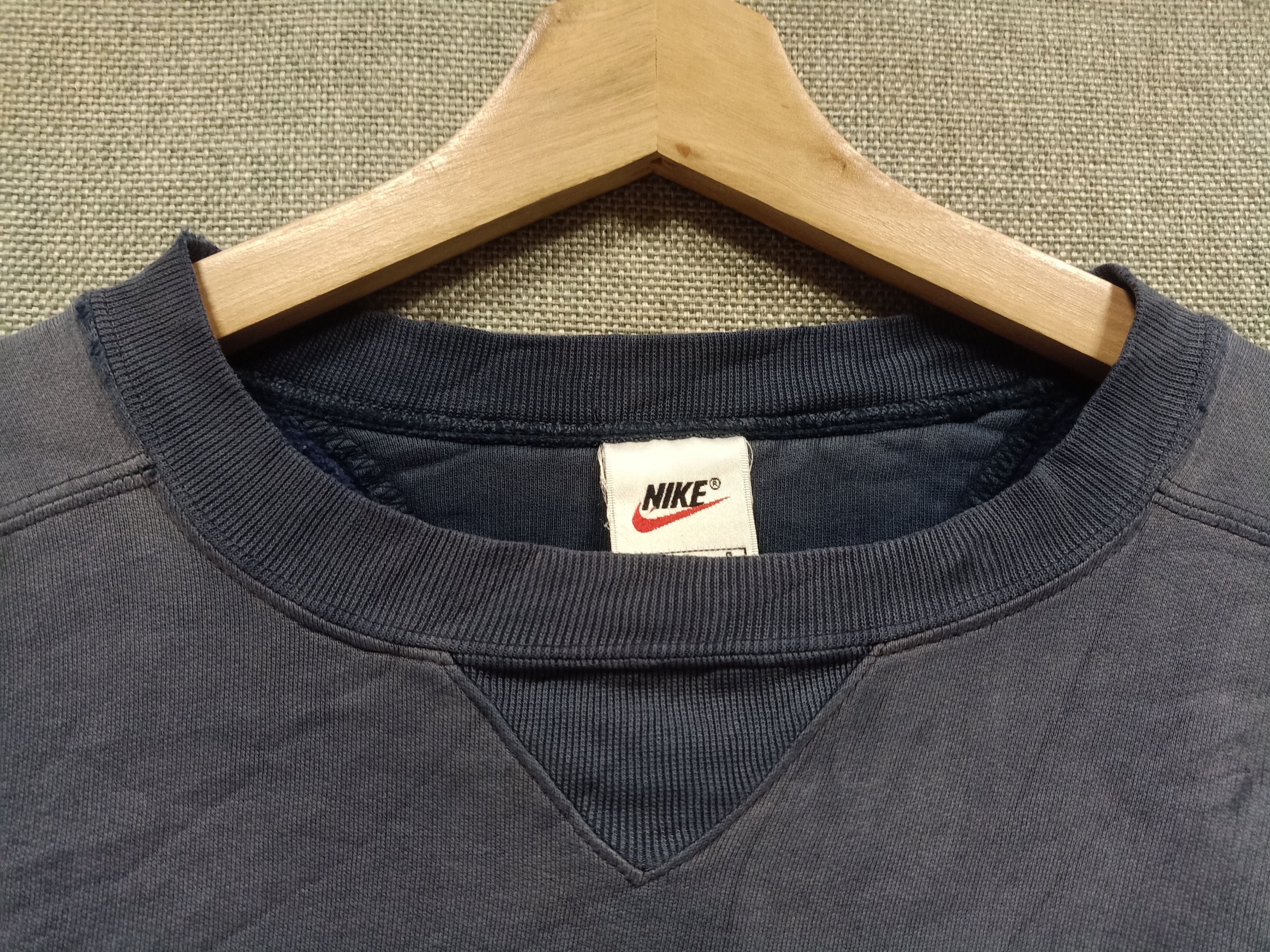 Nike × Vintage Vintage 90s sweatshirt nike swoosh embroidery Size US L / EU 52-54 / 3 - 2 Thumbnail