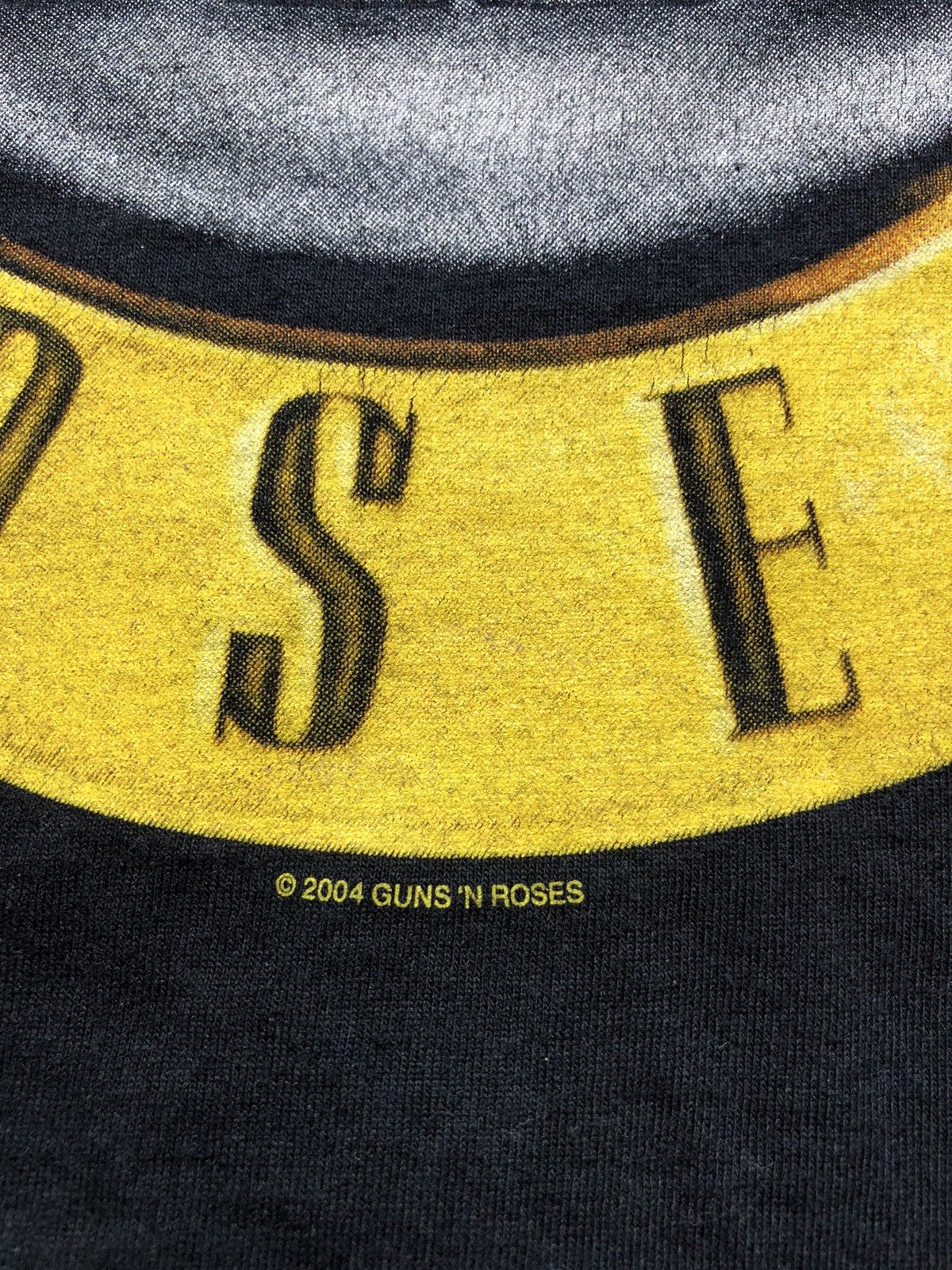 Band Tees Vintage Guns N Roses 2004 Band Tour T-shirt Size US L / EU 52-54 / 3 - 4 Thumbnail