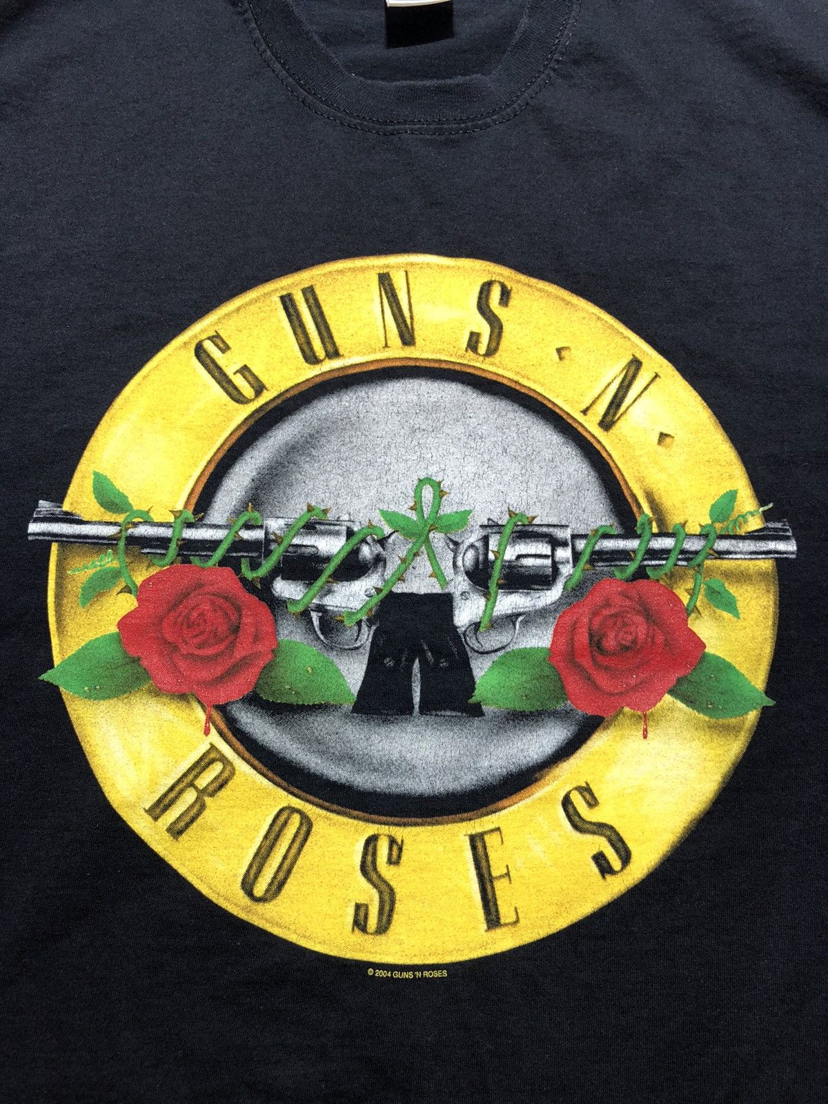 Band Tees Vintage Guns N Roses 2004 Band Tour T-shirt Size US L / EU 52-54 / 3 - 3 Thumbnail