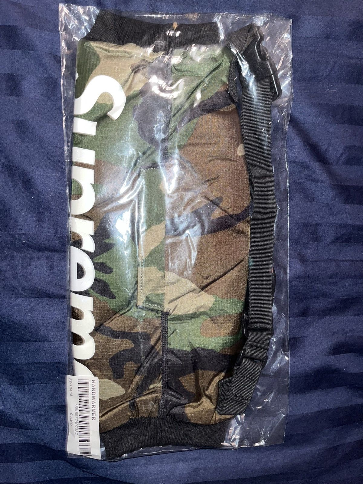 Supreme Hand Warmer Woodland Camo - FW18 - US