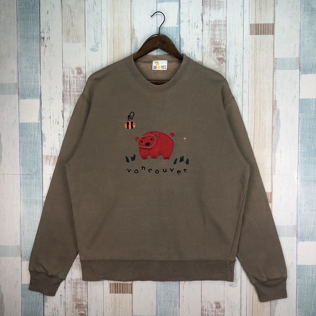 Vintage Vintage 90s Vancouver Spell Out Embroidery Logo Sweatshirt Size US L / EU 52-54 / 3 - 1 Thumbnail
