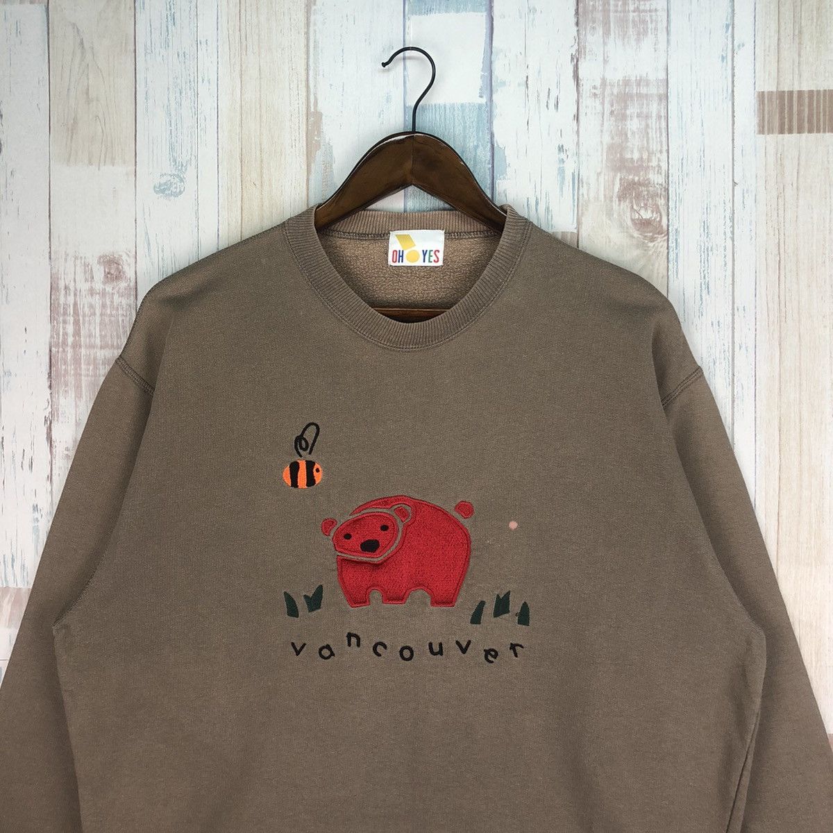 Vintage Vintage 90s Vancouver Spell Out Embroidery Logo Sweatshirt Size US L / EU 52-54 / 3 - 3 Thumbnail