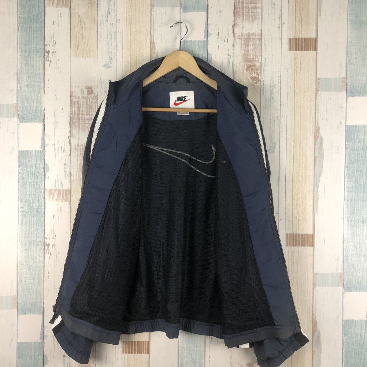 Nike Vintage Nike Big Logo Windbreaker Size US L / EU 52-54 / 3 - 5 Thumbnail