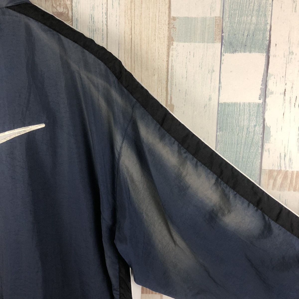 Nike Vintage Nike Big Logo Windbreaker Size US L / EU 52-54 / 3 - 8 Thumbnail