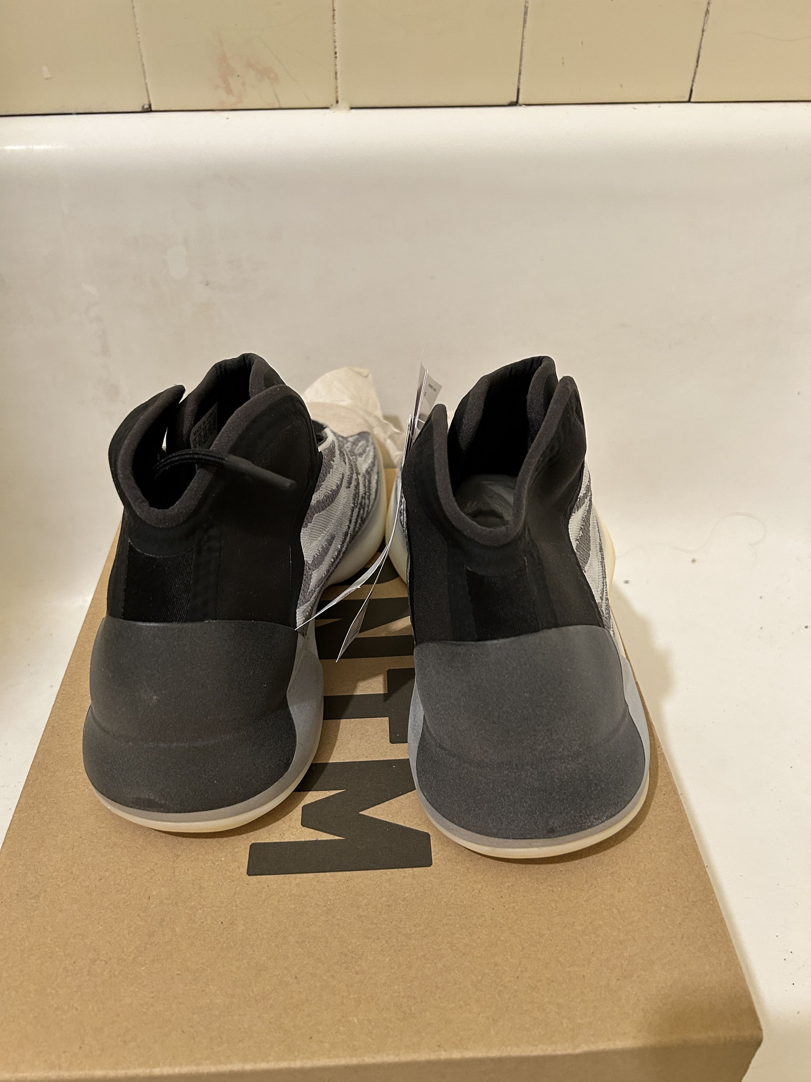 Adidas × Kanye West adidas Yeezy QNTM (Lifestyle Model) Size US 9.5 / EU 42-43 - 6 Thumbnail