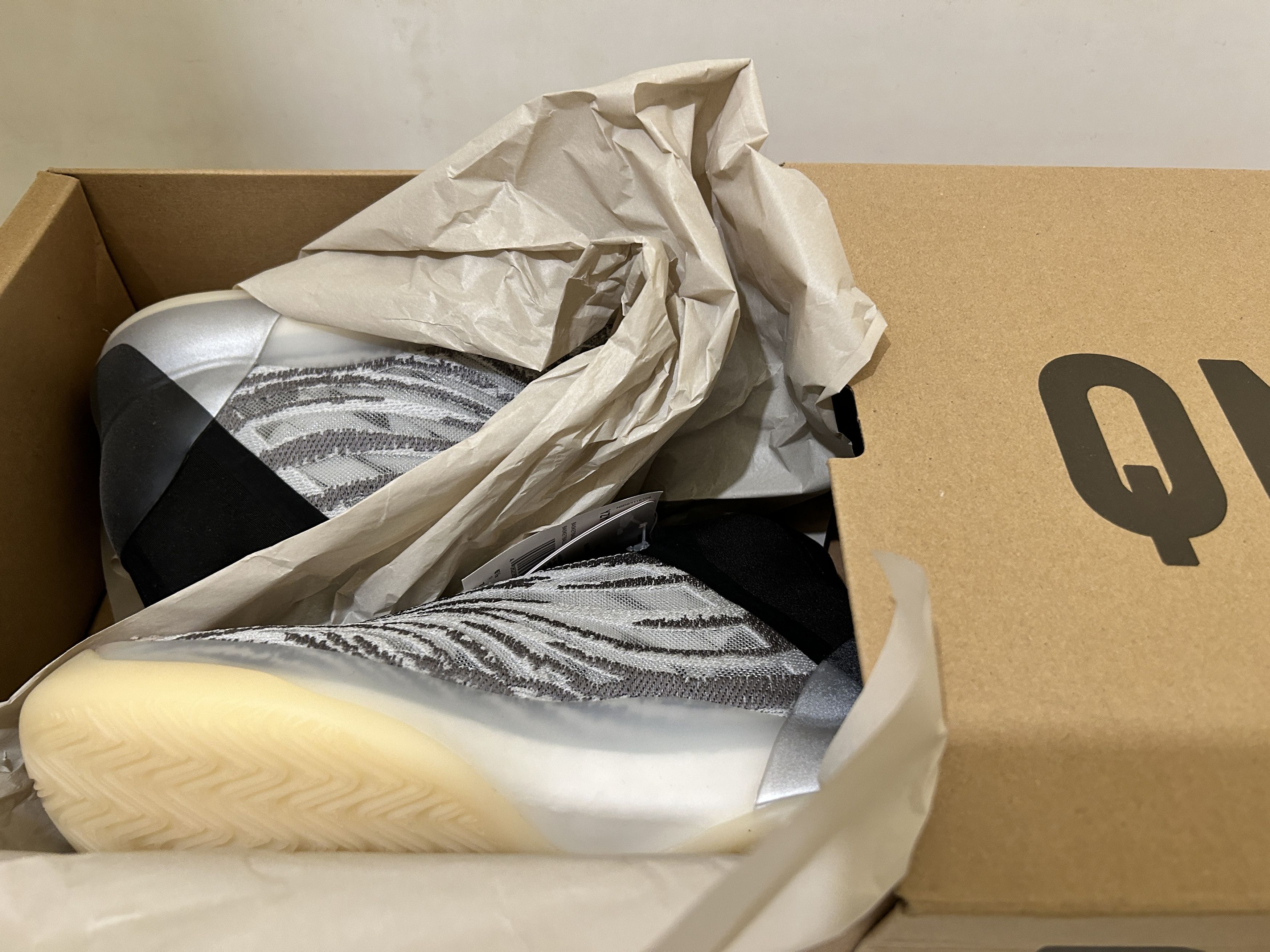 Adidas × Kanye West adidas Yeezy QNTM (Lifestyle Model) Size US 9.5 / EU 42-43 - 4 Thumbnail