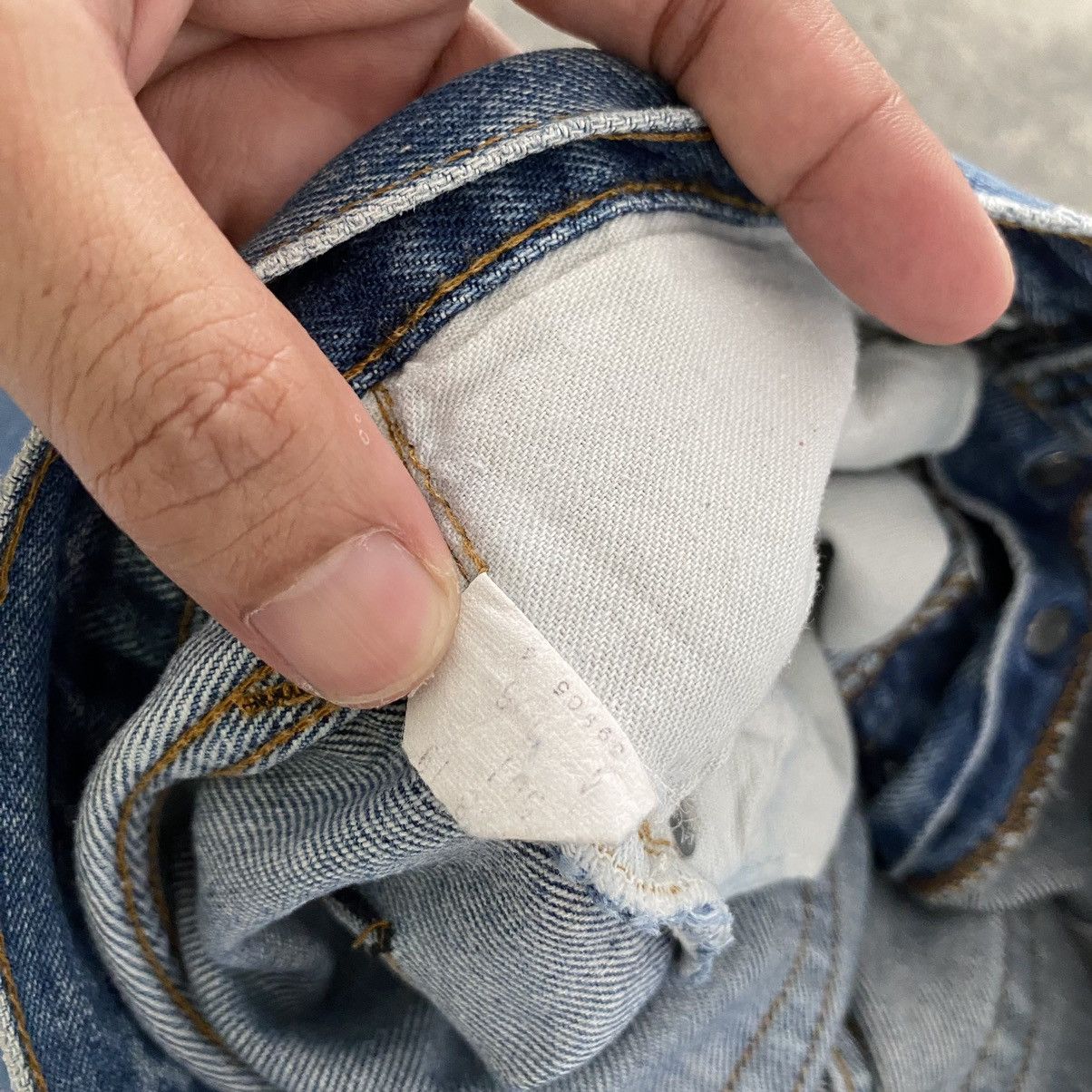 Levi's Vintage 70’s 80's Levi's 501 Selvedge Dirty Denim Jeans Size US 26 / EU 42 - 20 Thumbnail