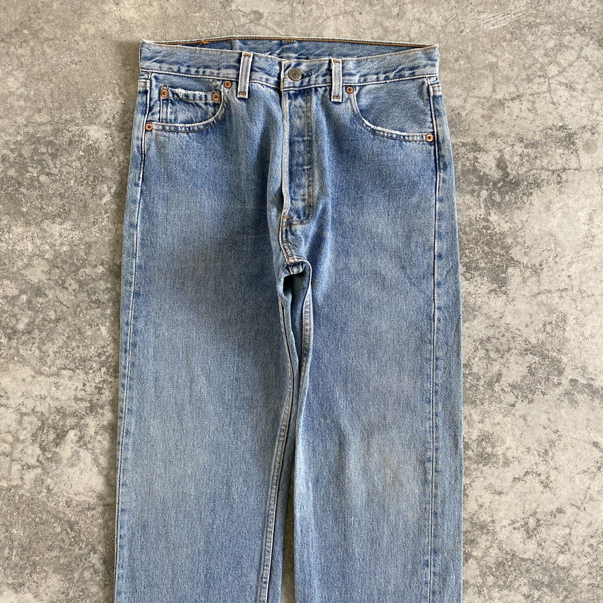Levi's Size 30x31 Vintage 90's Levi's 501 Washed Blue Denim Jeans Size US 30 / EU 46 - 2 Thumbnail