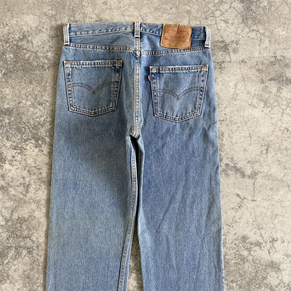 Levi's Size 30x31 Vintage 90's Levi's 501 Washed Blue Denim Jeans Size US 30 / EU 46 - 10 Thumbnail