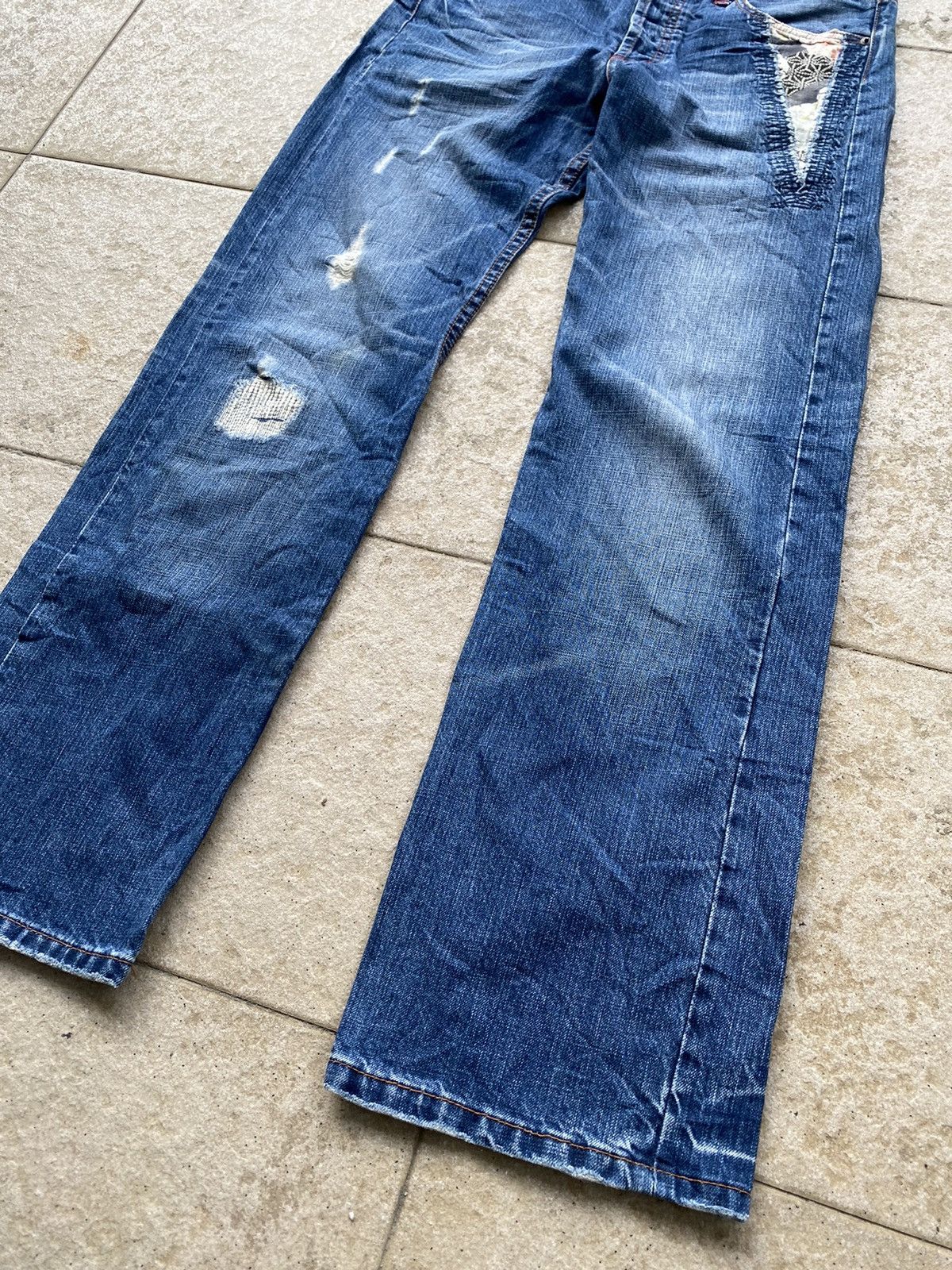 Blue Blue Japan 💥RARE💥 TAKEO KIKUCHI Sashiko Thread x Hybrid Floral Denim Size US 32 / EU 48 - 9 Thumbnail