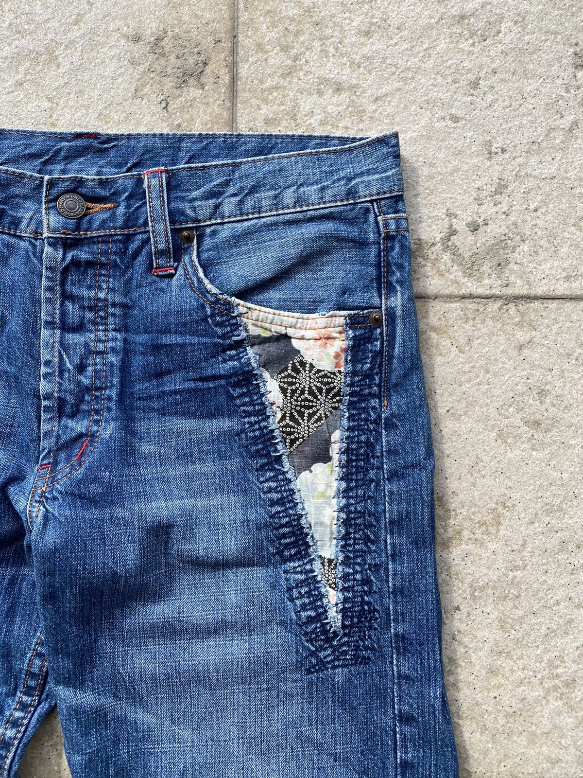 Blue Blue Japan 💥RARE💥 TAKEO KIKUCHI Sashiko Thread x Hybrid Floral Denim Size US 32 / EU 48 - 3 Thumbnail