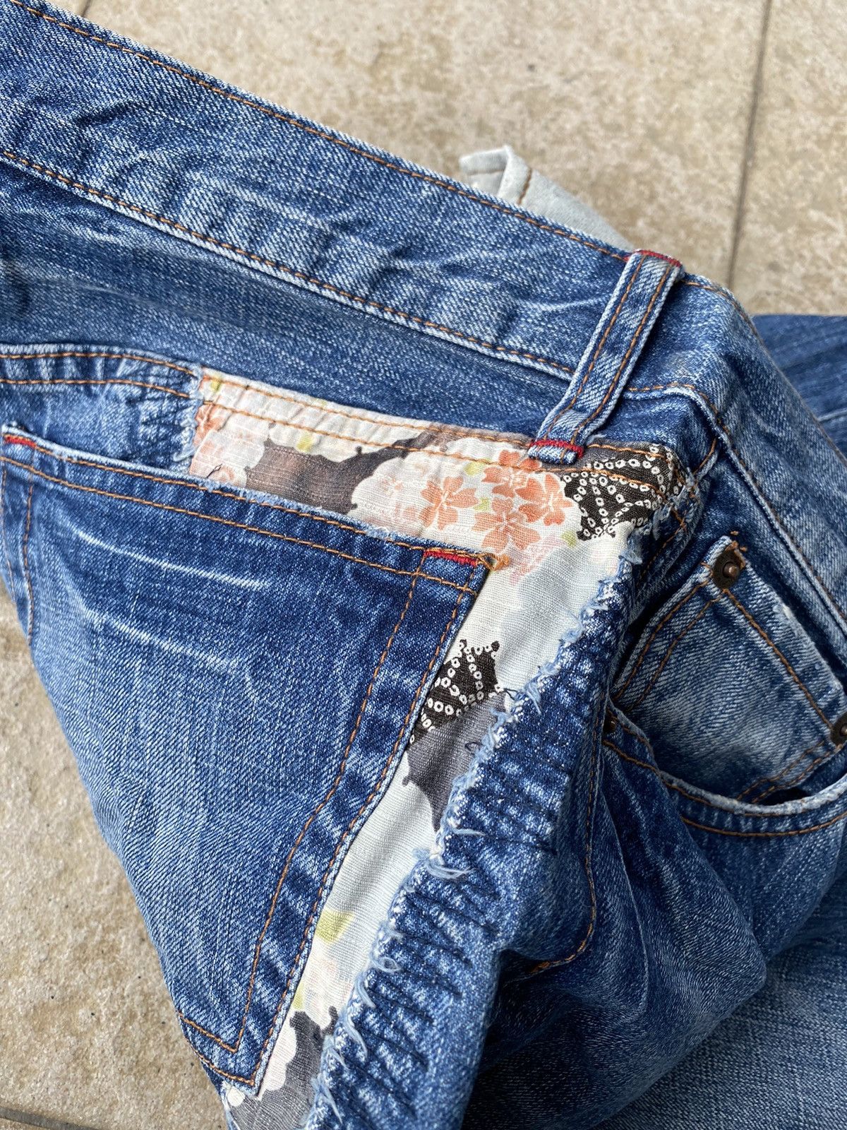 Blue Blue Japan 💥RARE💥 TAKEO KIKUCHI Sashiko Thread x Hybrid Floral Denim Size US 32 / EU 48 - 14 Thumbnail