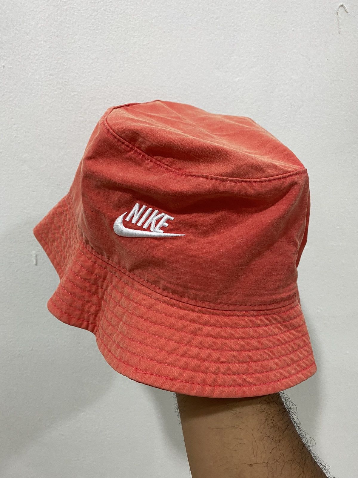 Nike Classic Nike Swoosh Bucket Hat Size ONE SIZE - 2 Thumbnail