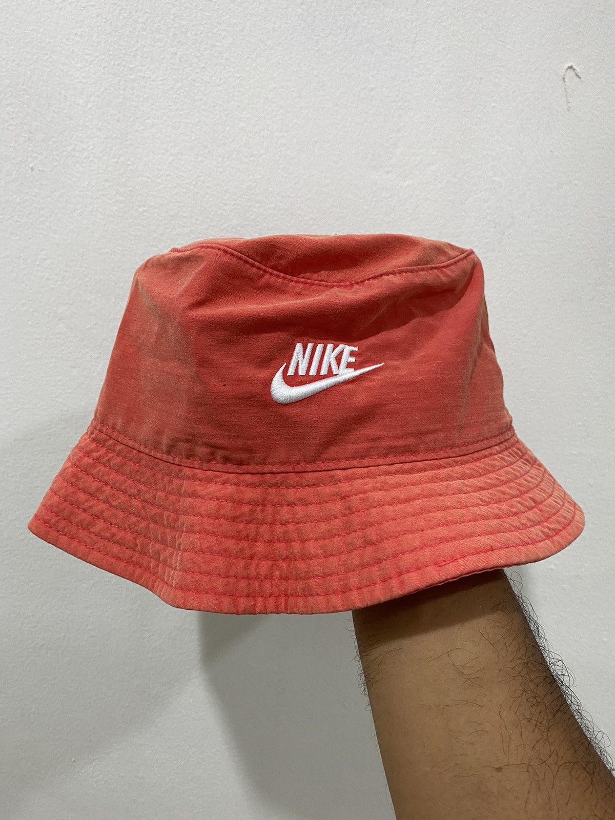 Nike Classic Nike Swoosh Bucket Hat Size ONE SIZE - 1 Thumbnail