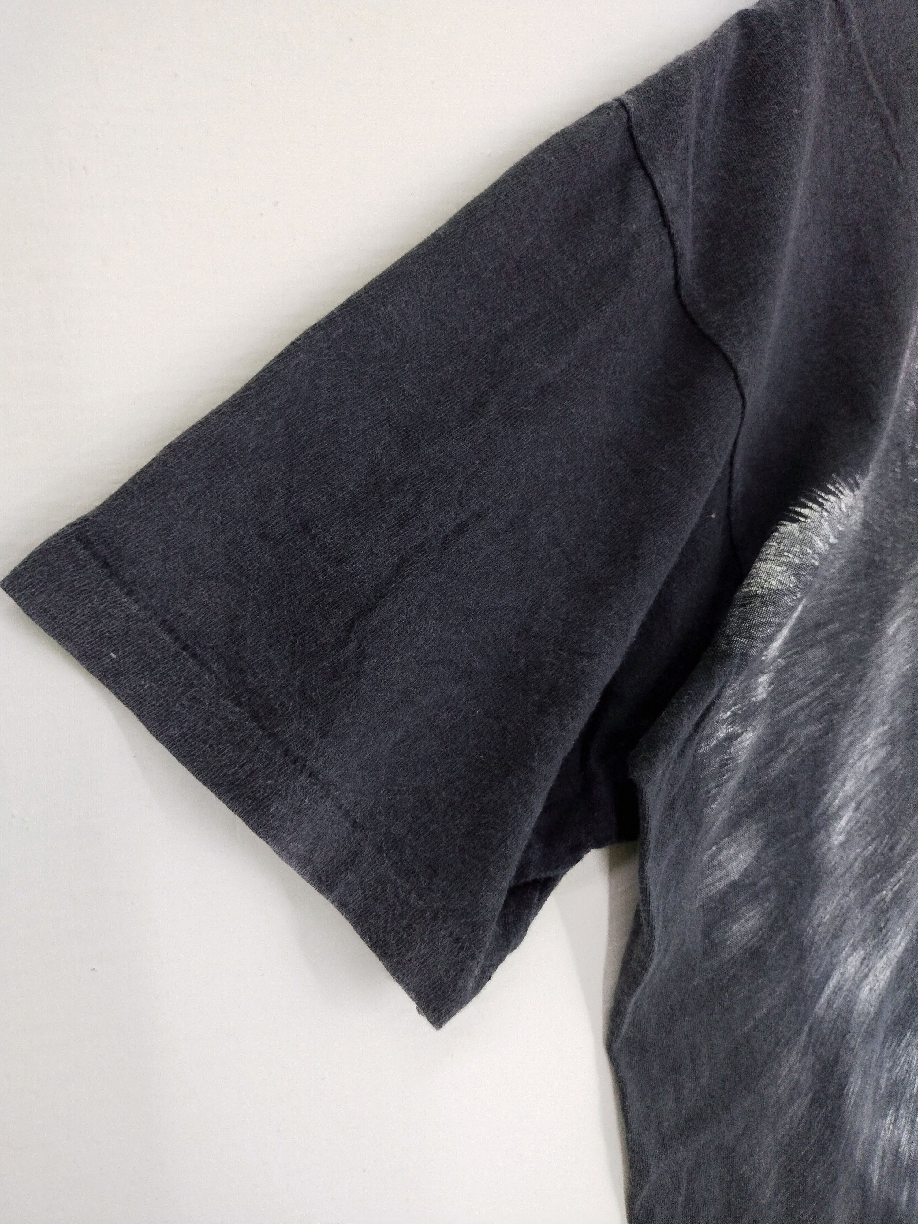 Vintage Vintage 90s Wolf Wild Animal Life Inspire Big Graphic Tee Size US L / EU 52-54 / 3 - 7 Thumbnail