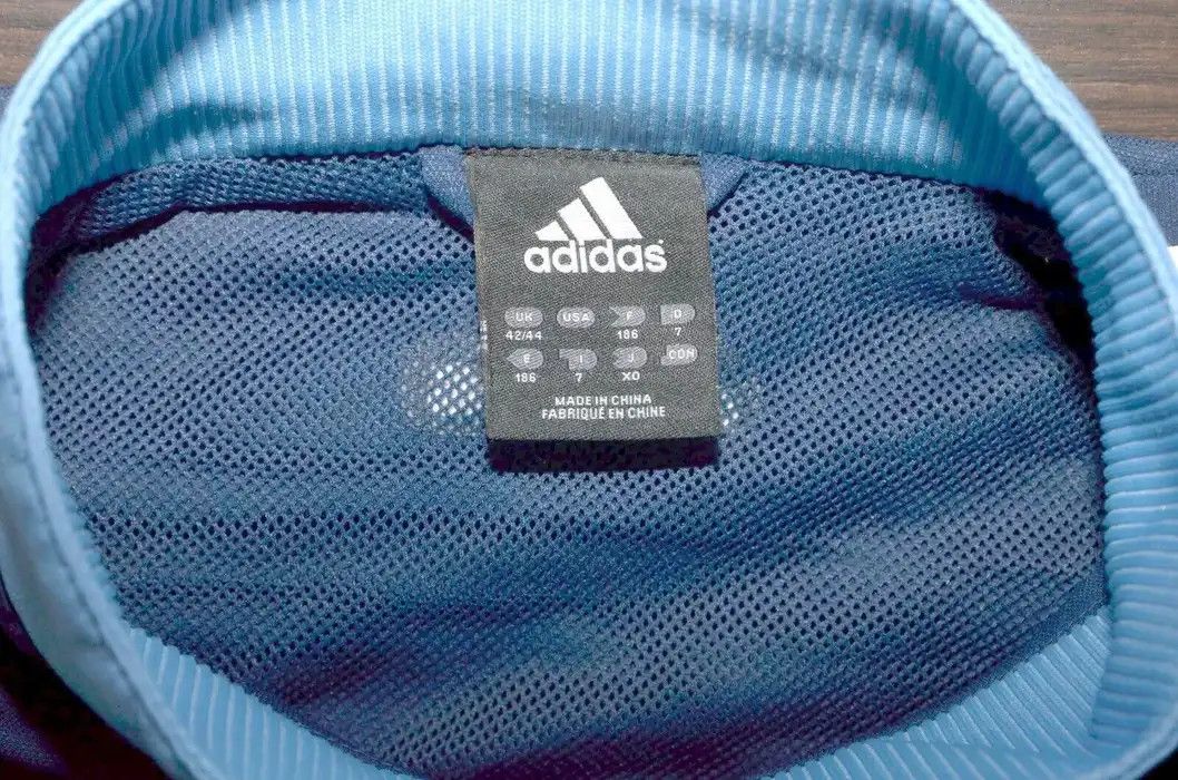 REAL MADRID 2005/2006 CHAMPIONS LEAGUE FOOTBALL JACKET