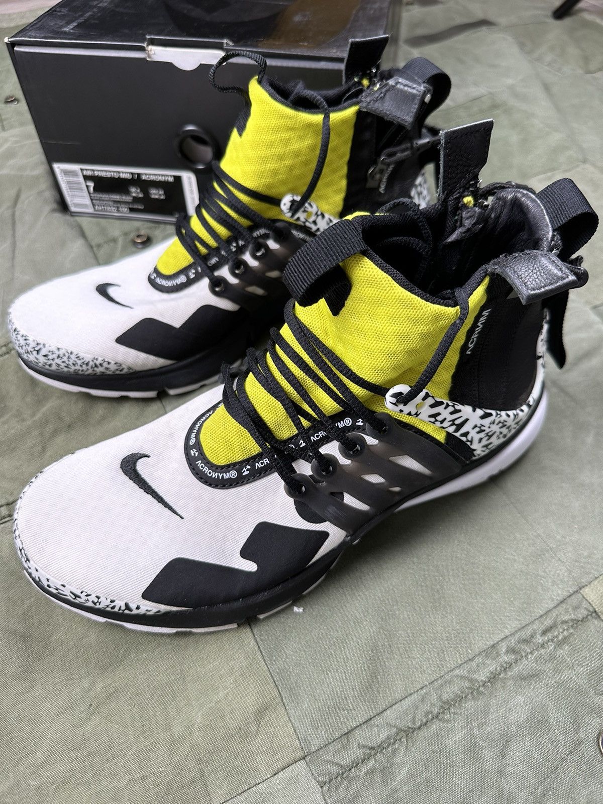 Air Presto Mid Dynamic Yellow