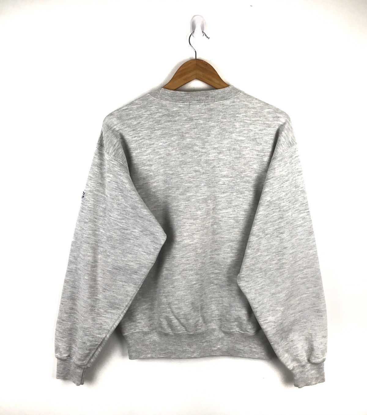 Champion Vintage Champion Crewneck Pullover Medium Size Sweatshirt Size US M / EU 48-50 / 2 - 4 Thumbnail