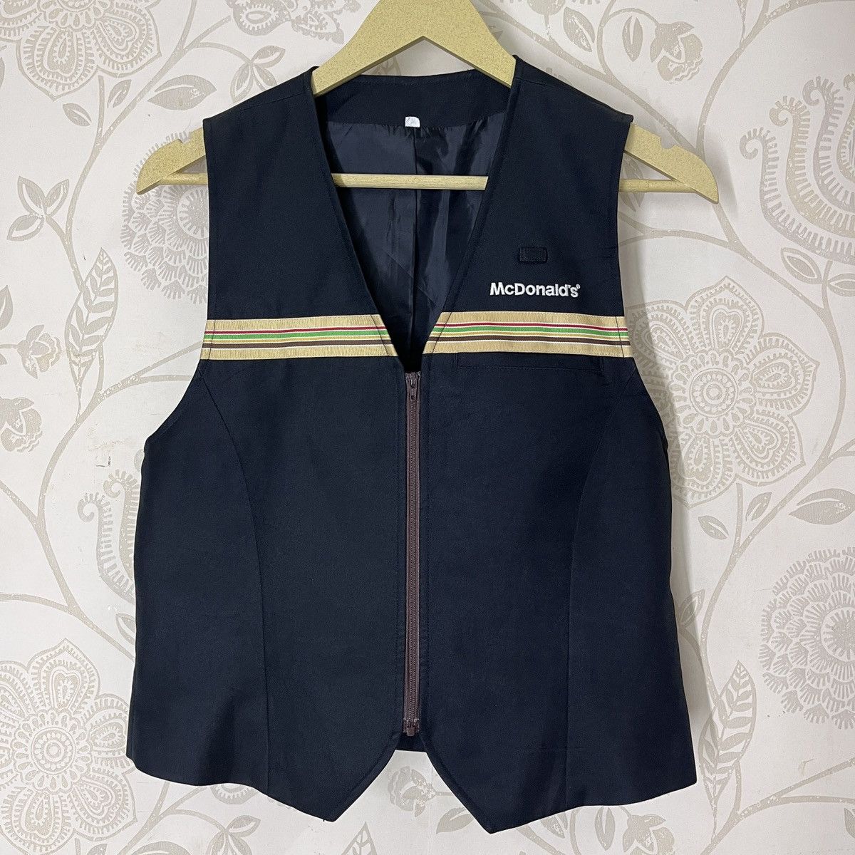Uniform Wares Vintage McDonalds Japan Workers Uniform Vest Collector Item Size US S / EU 44-46 / 1 - 13 Thumbnail