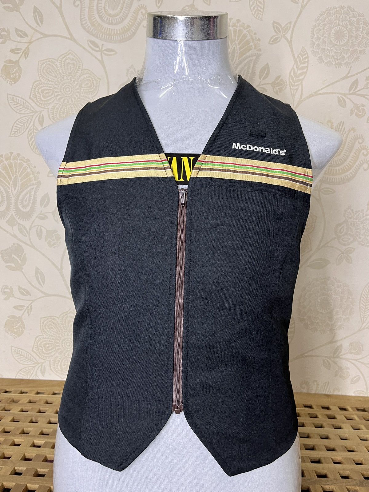 Uniform Wares Rare McDonalds Japan Vintage Workers Uniform Vest Jacket Size US S / EU 44-46 / 1 - 1 Thumbnail