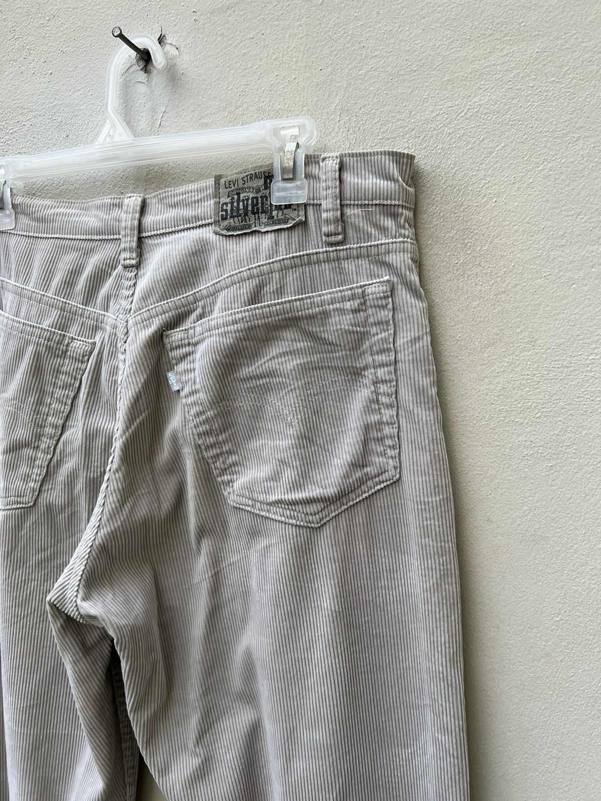Levi's Vintage 90s Levi’s Silvertab Relaxed Corduroy Jeans Size US 33 - 16 Thumbnail