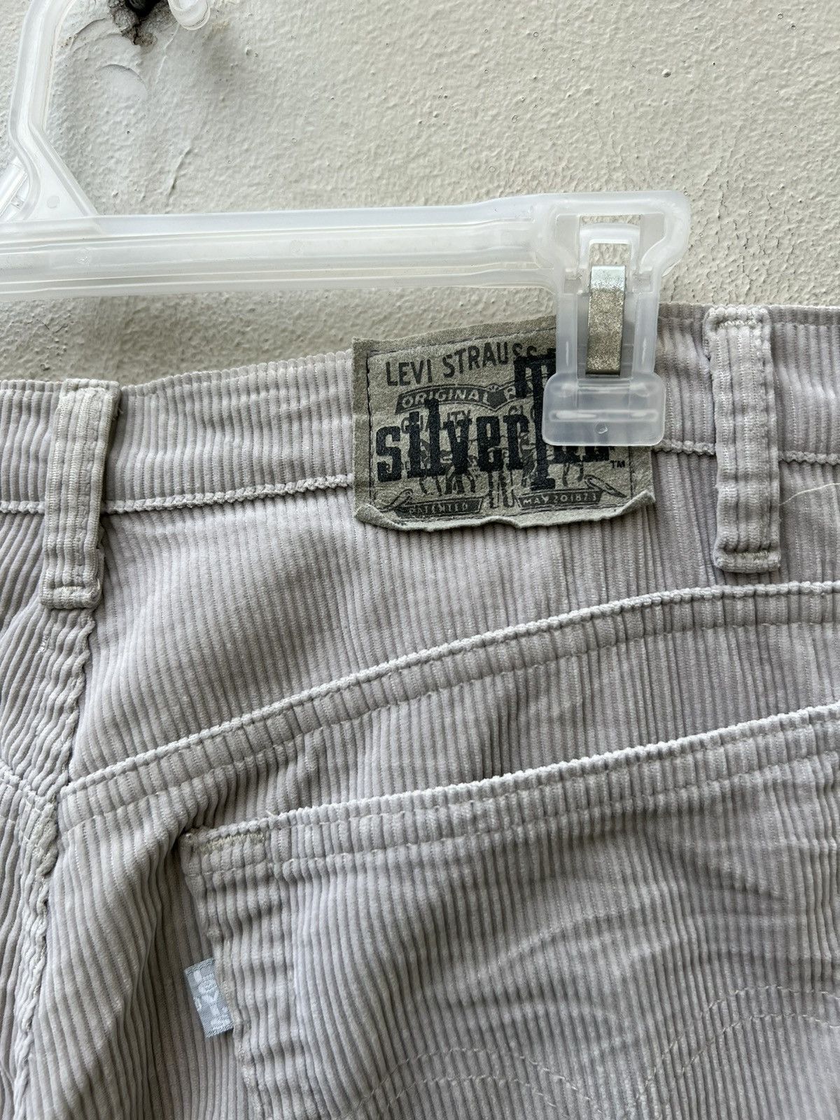Levi's Vintage 90s Levi’s Silvertab Relaxed Corduroy Jeans Size US 33 - 17 Thumbnail