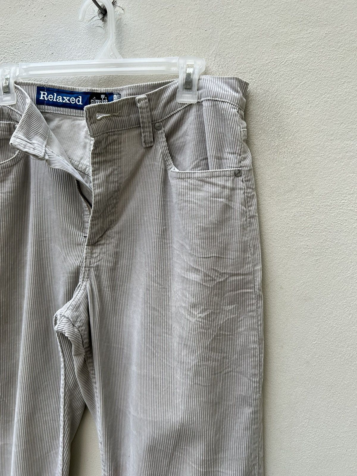 Levi's Vintage 90s Levi’s Silvertab Relaxed Corduroy Jeans Size US 33 - 9 Thumbnail