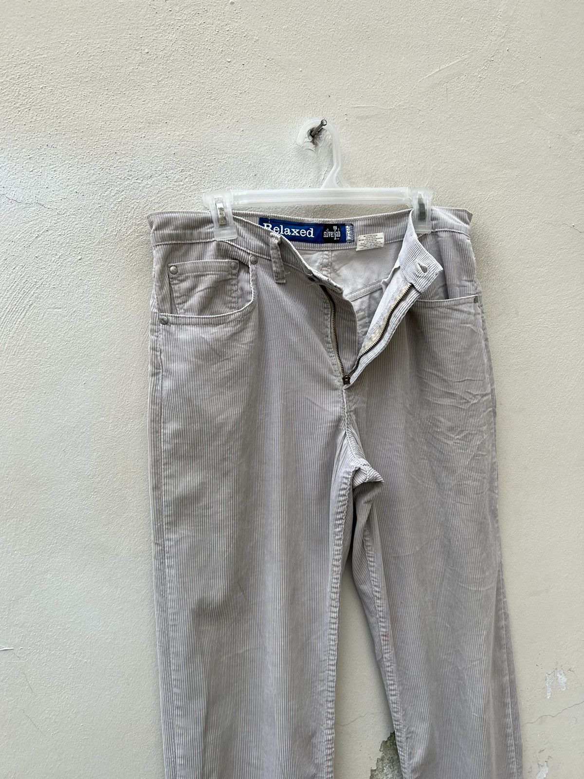Levi's Vintage 90s Levi’s Silvertab Relaxed Corduroy Jeans Size US 33 - 5 Thumbnail