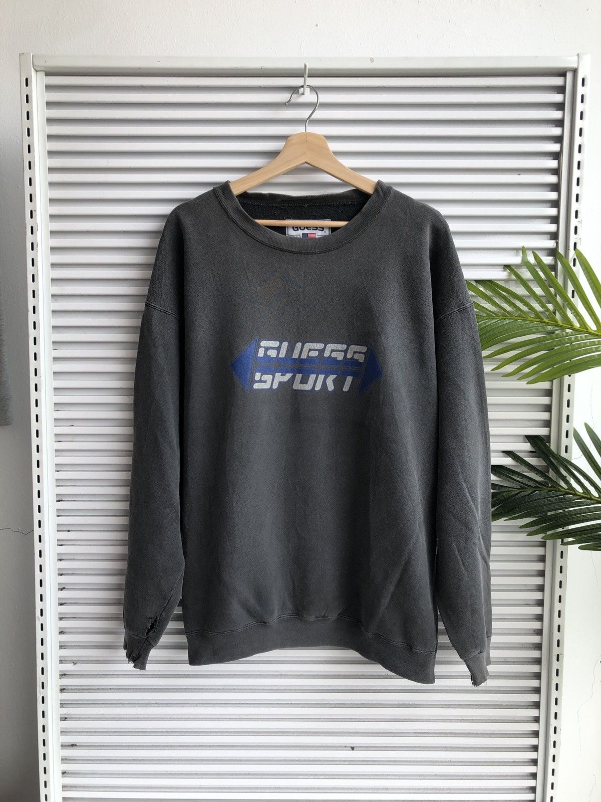 Guess × Vintage OG Vintage Guess Sport Travis Scott Crewneck Size US L / EU 52-54 / 3 - 2 Thumbnail