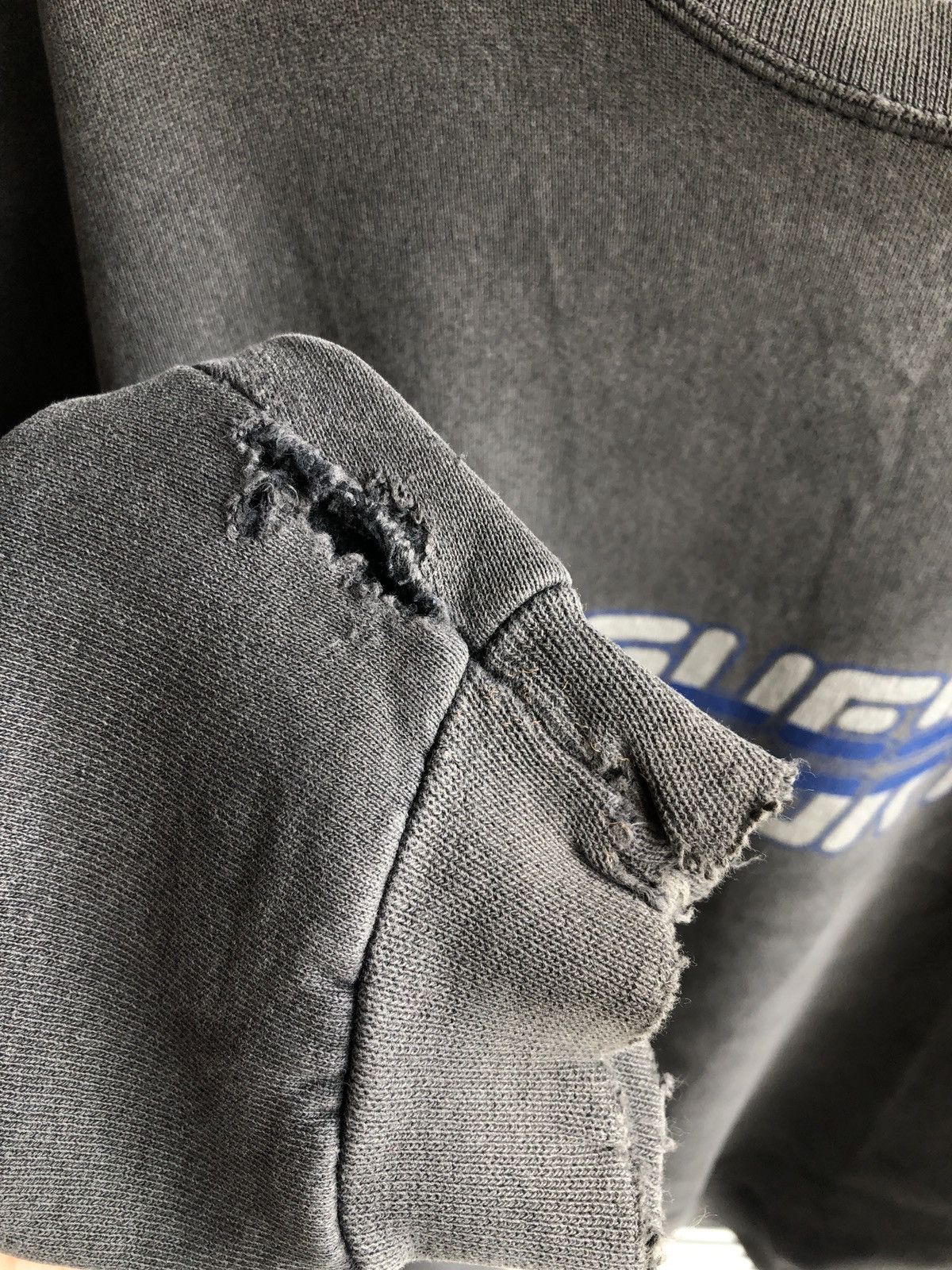 Guess × Vintage OG Vintage Guess Sport Travis Scott Crewneck Size US L / EU 52-54 / 3 - 4 Thumbnail