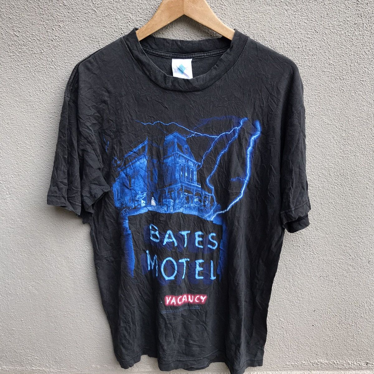 Other Vintage 90s BATES MOTEL horror movie tee Size US L / EU 52-54 / 3 - 2 Thumbnail