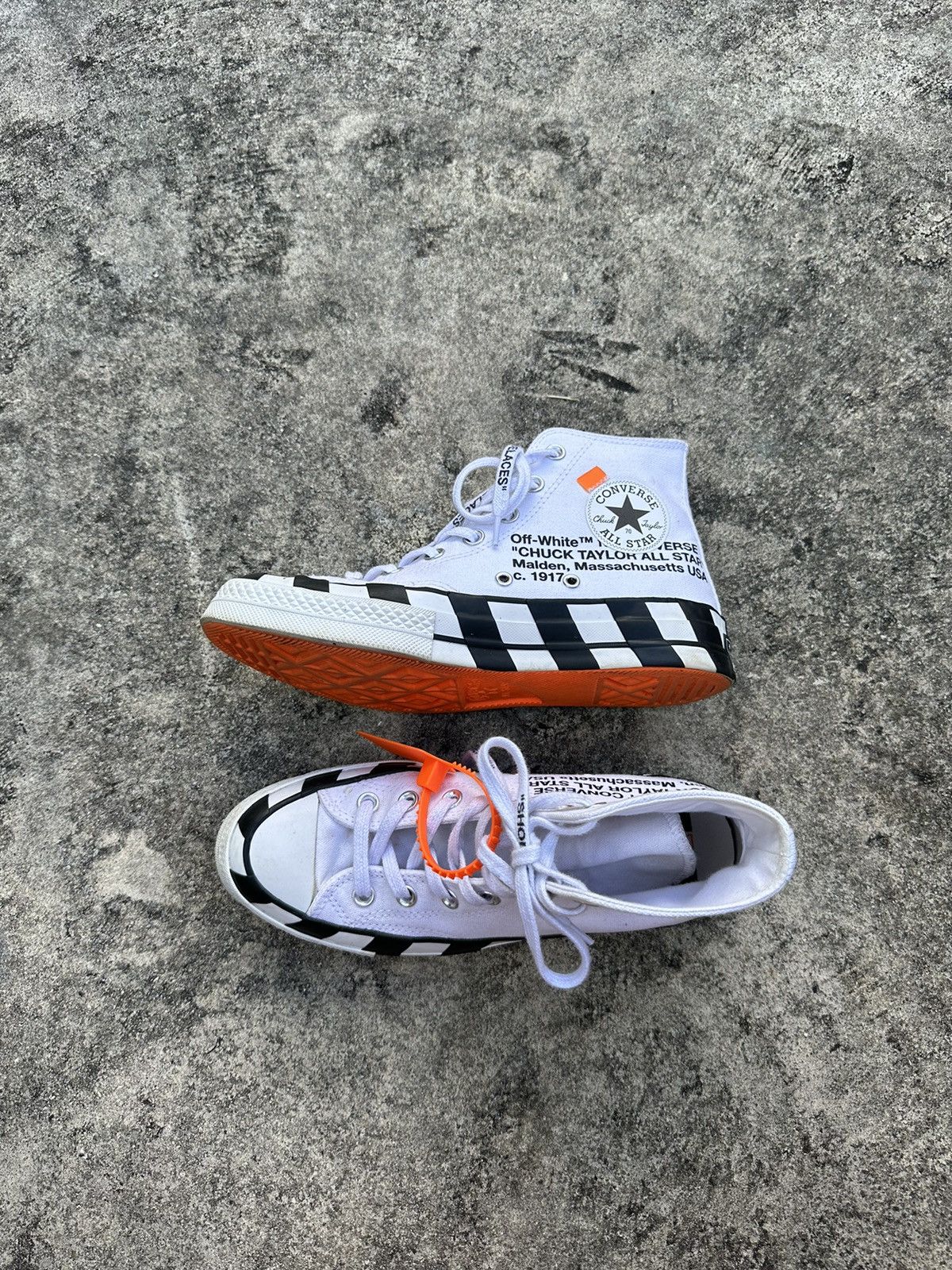Converse × Off-White OFF-WHITE CONVERSE Size US 6 / EU 39 - 1 Thumbnail