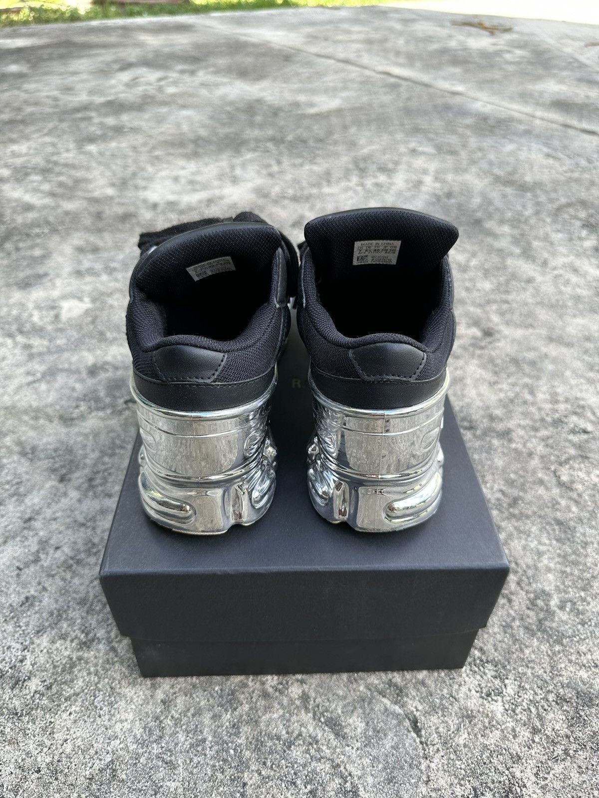 Adidas × Raf Simons ADIDAS X RAF SIMONS Ozweegos Size US 7 / EU 40 - 7 Thumbnail