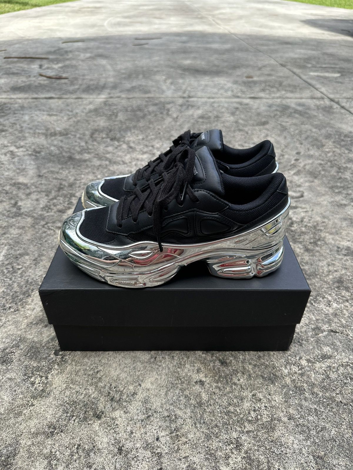 Adidas × Raf Simons ADIDAS X RAF SIMONS Ozweegos Size US 7 / EU 40 - 3 Thumbnail