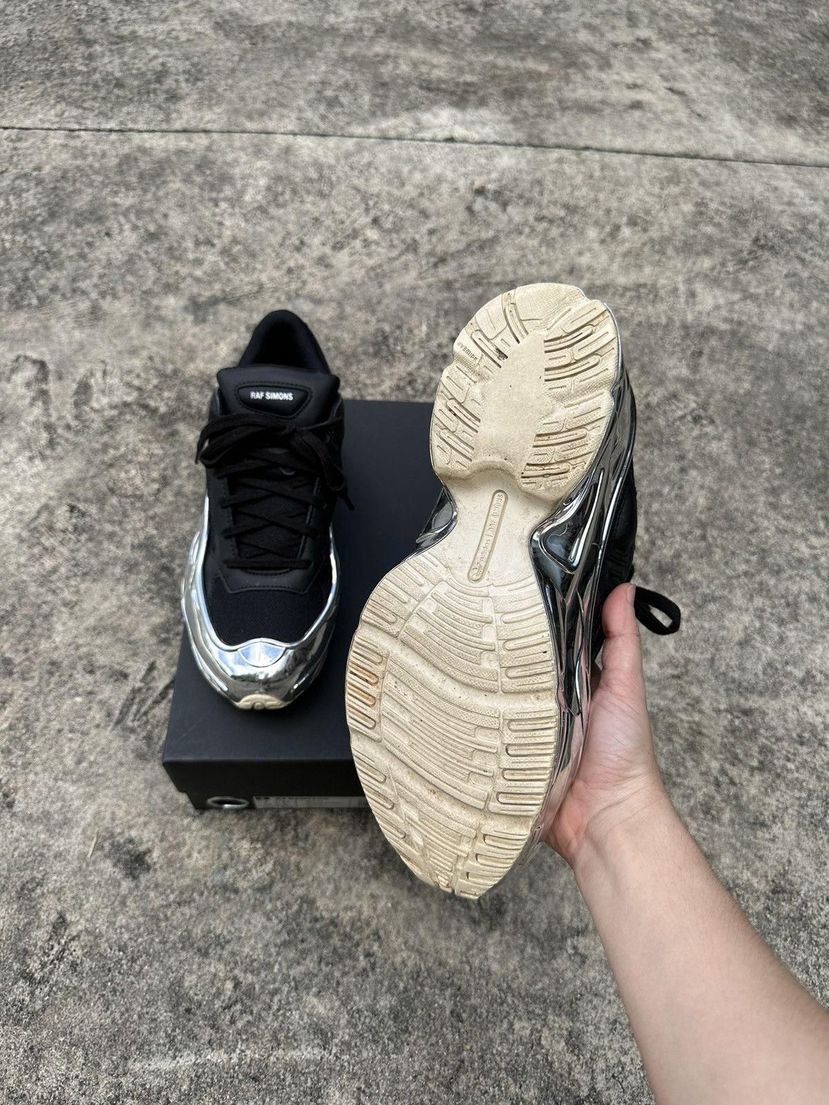 Adidas × Raf Simons ADIDAS X RAF SIMONS Ozweegos Size US 7 / EU 40 - 2 Thumbnail