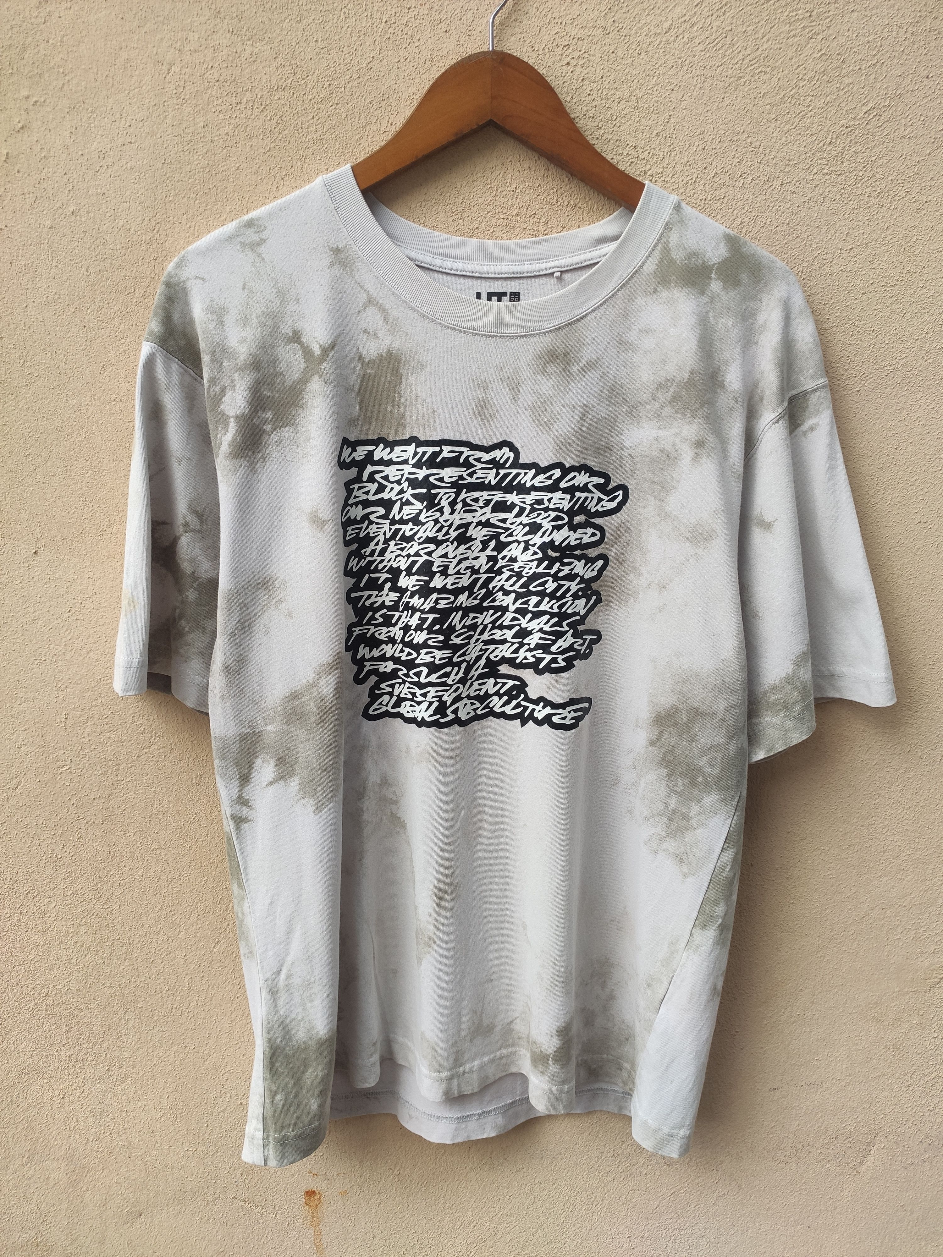 Futura × Uniqlo 🔥 Futura X Uniqlo t shirt Size US M / EU 48-50 / 2 - 1 Thumbnail