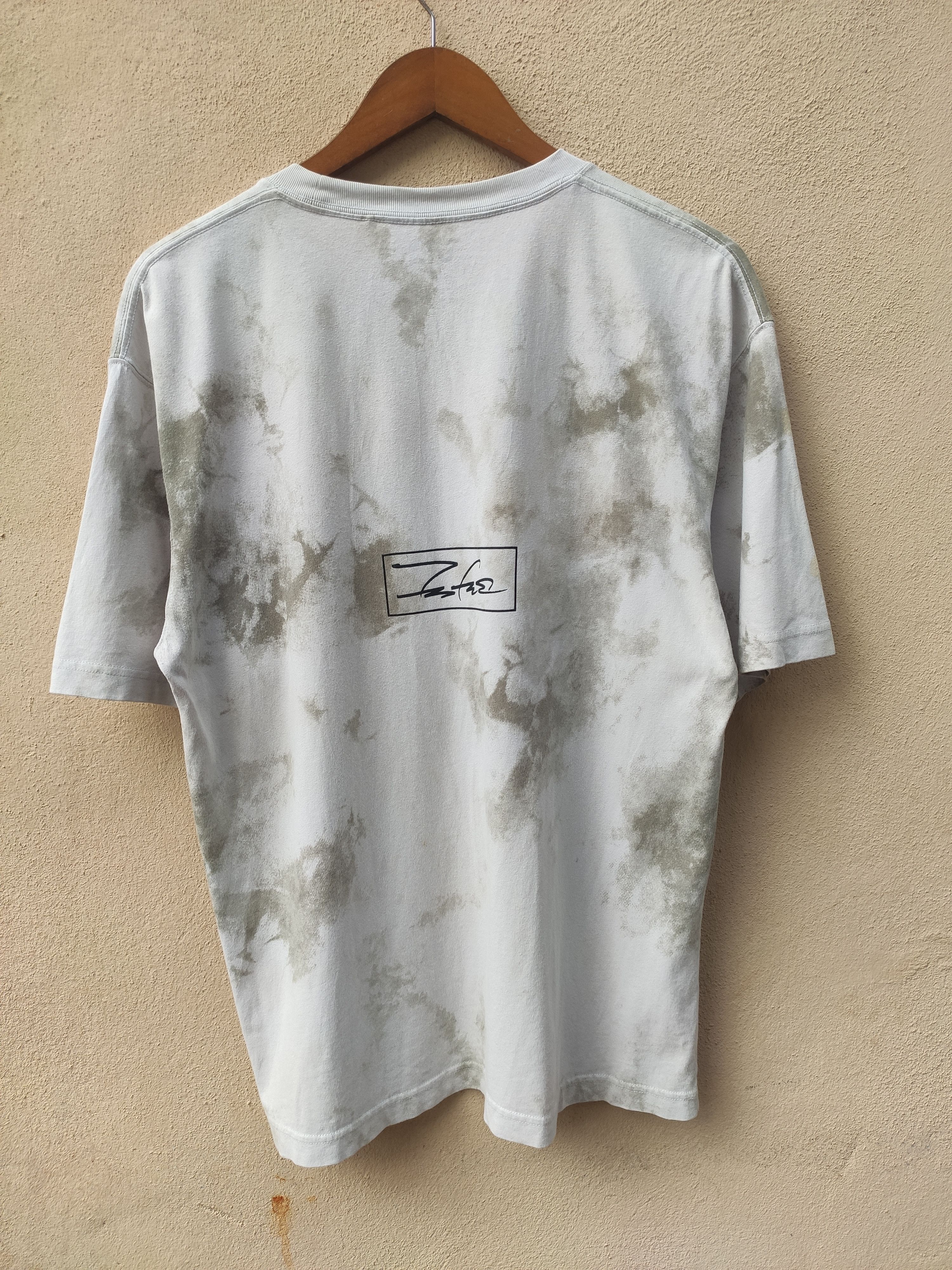 Futura × Uniqlo 🔥 Futura X Uniqlo t shirt Size US M / EU 48-50 / 2 - 4 Thumbnail