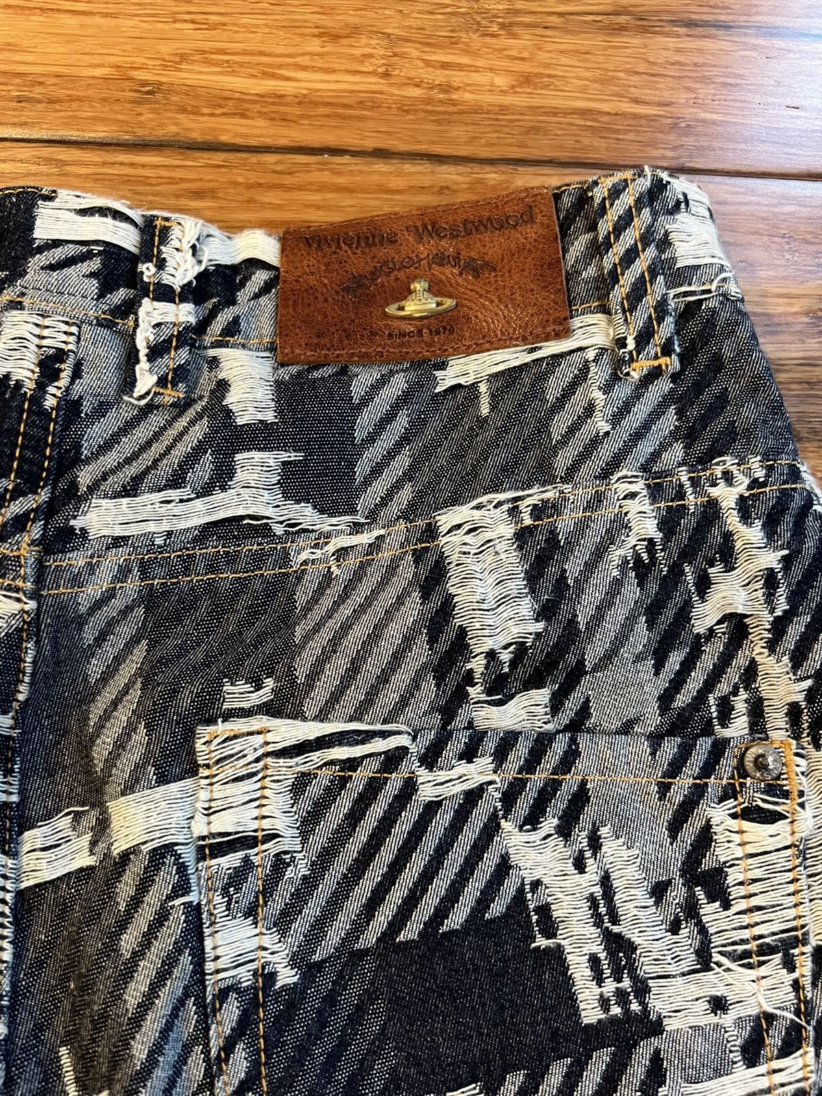 Vivienne Westwood VIVIENNE WESTWOOD ANGLOMANIA DISTRESSED STRIPED JEANS Size US 28 / EU 44 - 5 Thumbnail