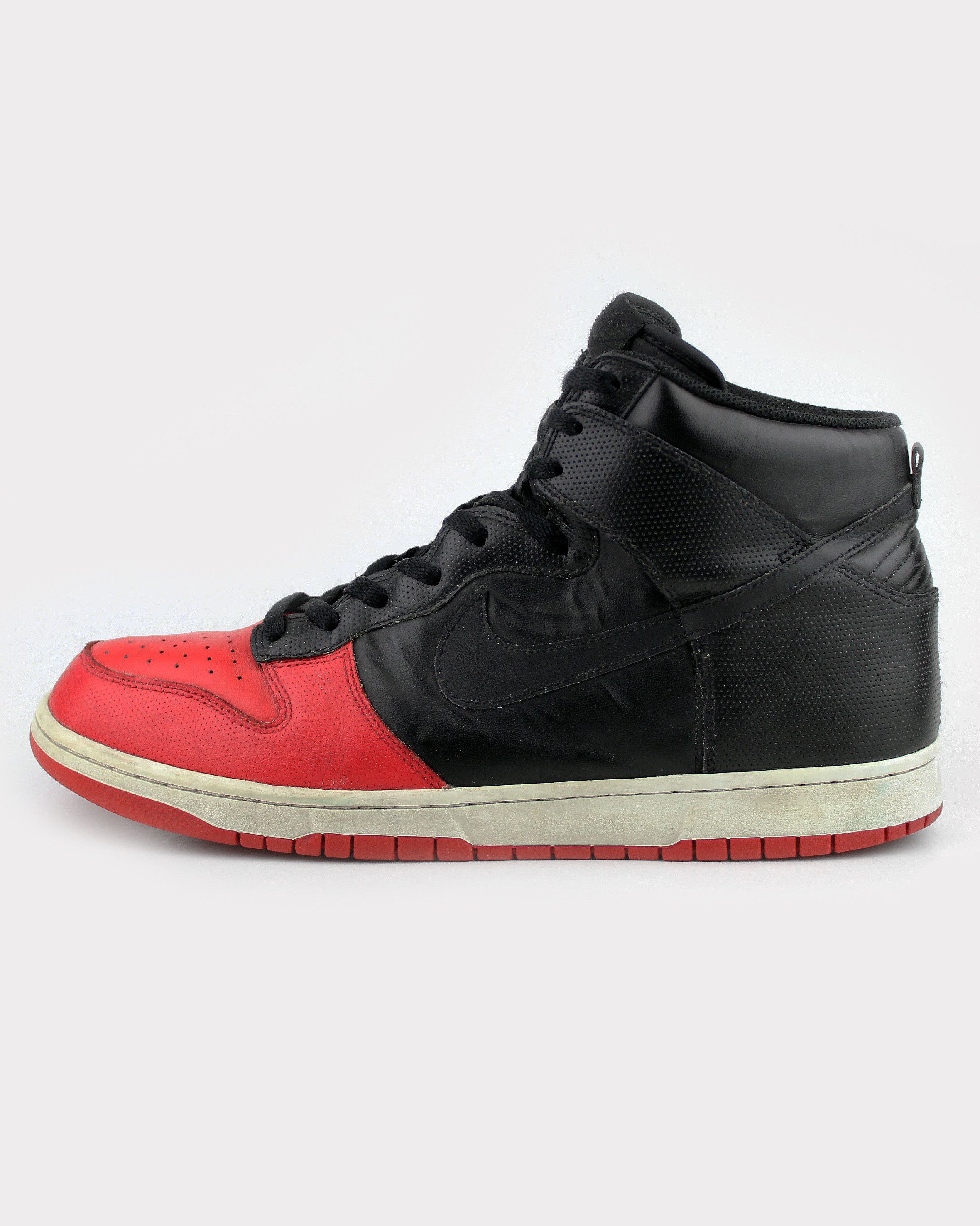 image of 2011 Nike Dunk High Sneakers Kicks Shoes OG Black 317982 026 in Black/Sport Red/White (Size 13)
