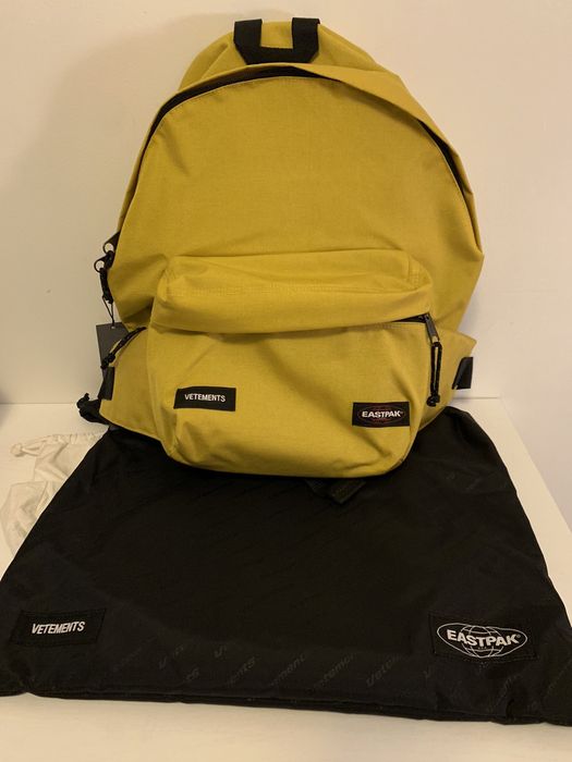 Vetements eastpak clearance