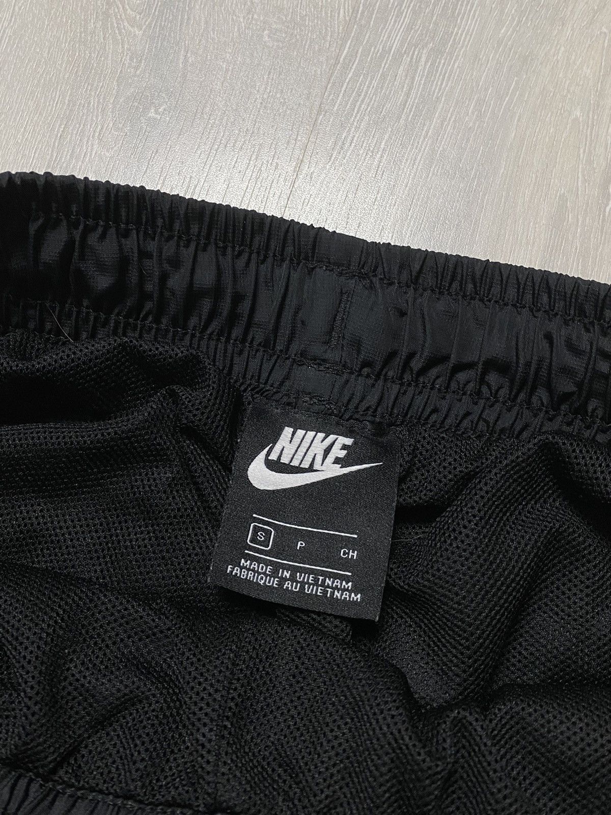 Nike Nike vintage black track pants small swoosh spell out Size US 28 / EU 44 - 3 Thumbnail