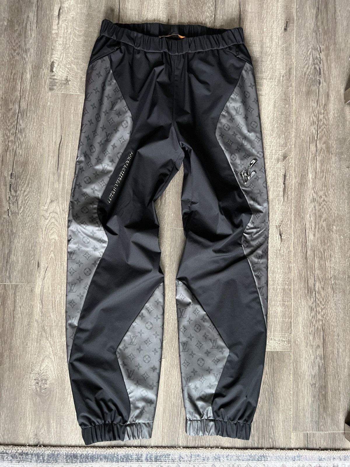 Louis Vuitton 2054 Pants - For Sale on 1stDibs